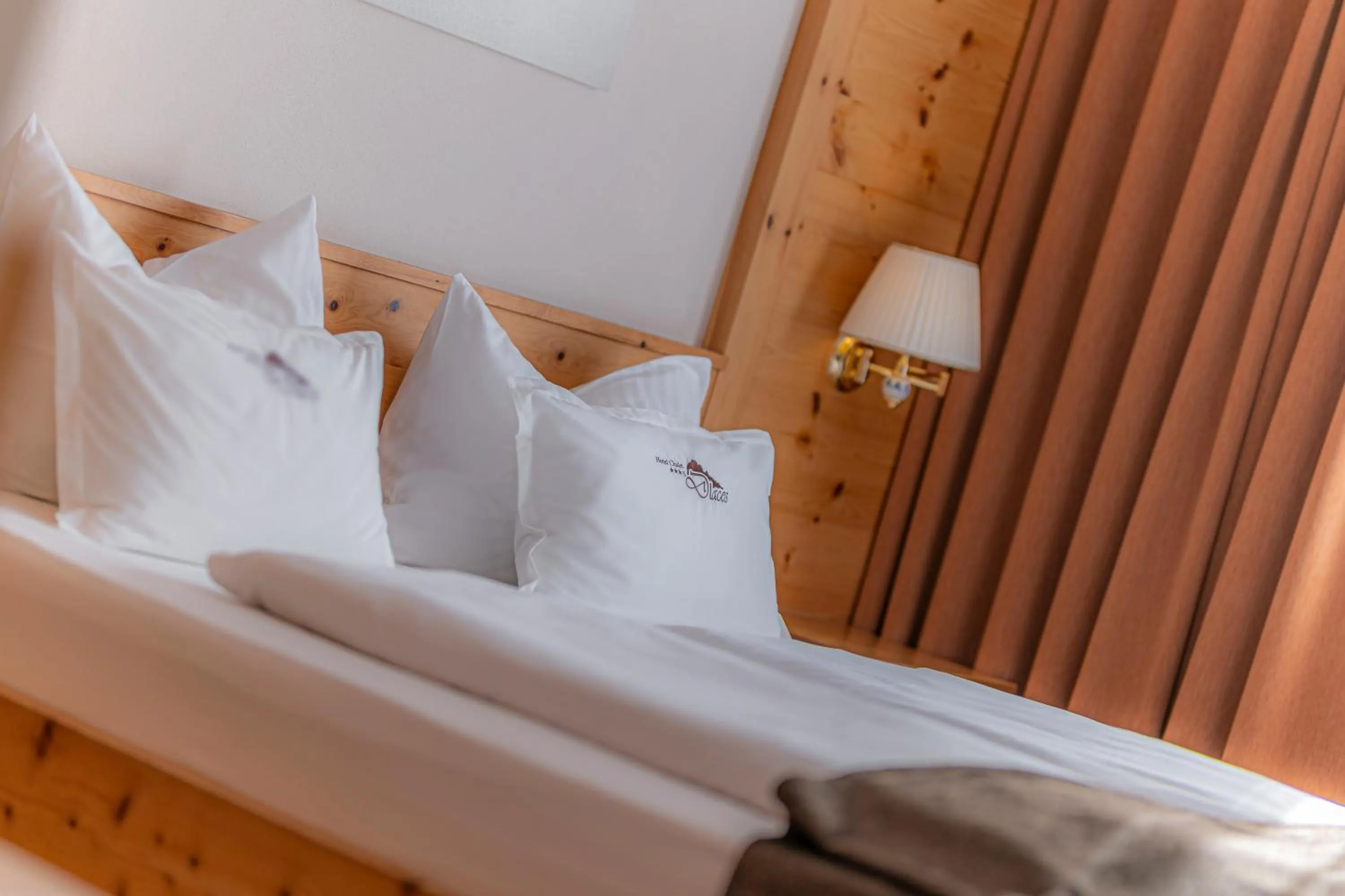 Bed in Hotel Chalet Dlaces