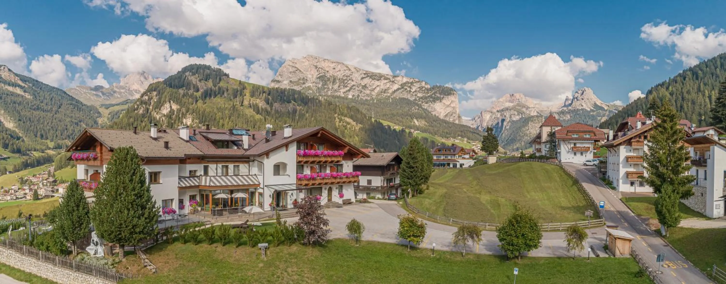 Property building in Hotel Chalet Dlaces
