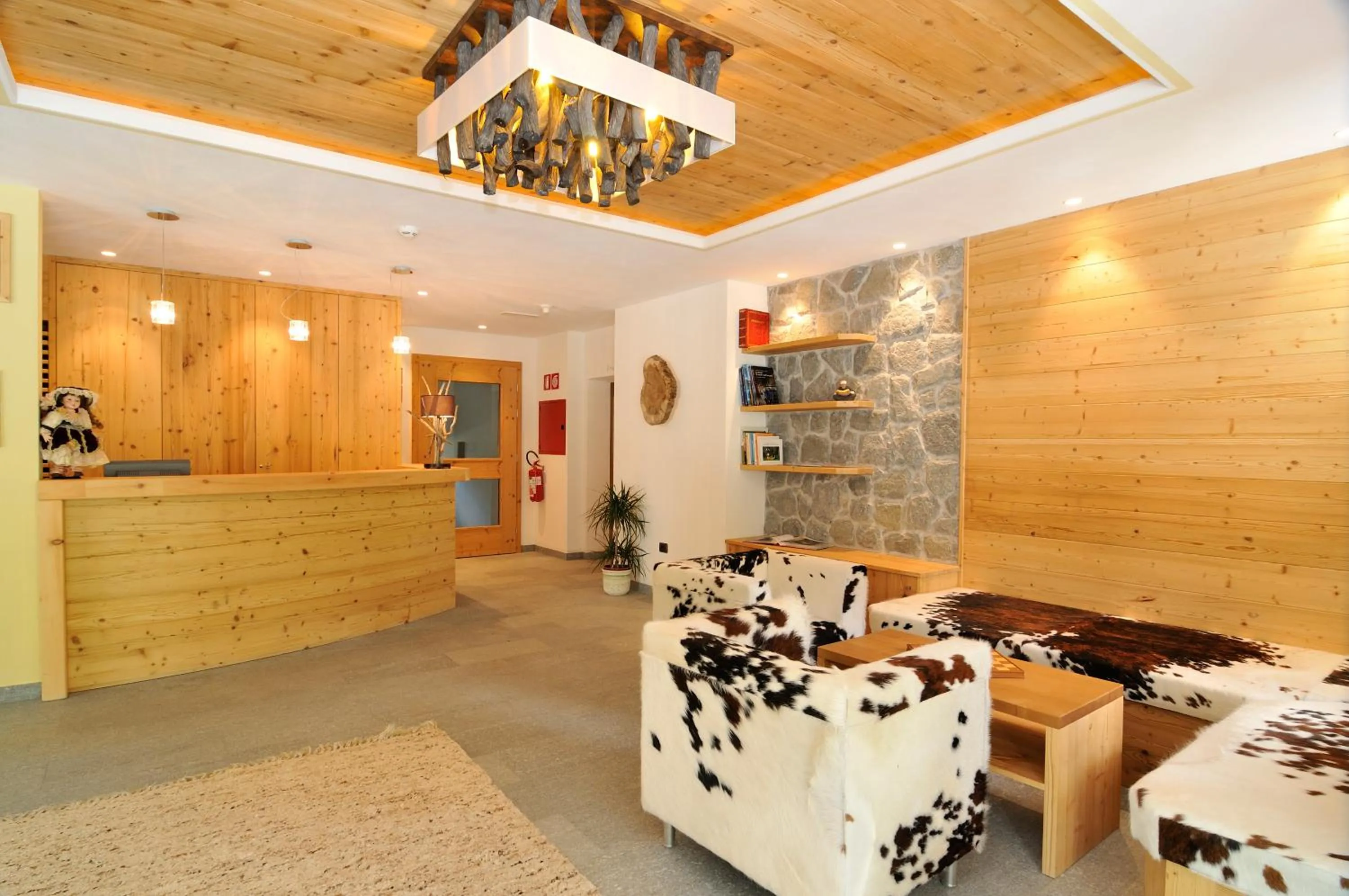 Lobby or reception in Hotel Chalet Dlaces