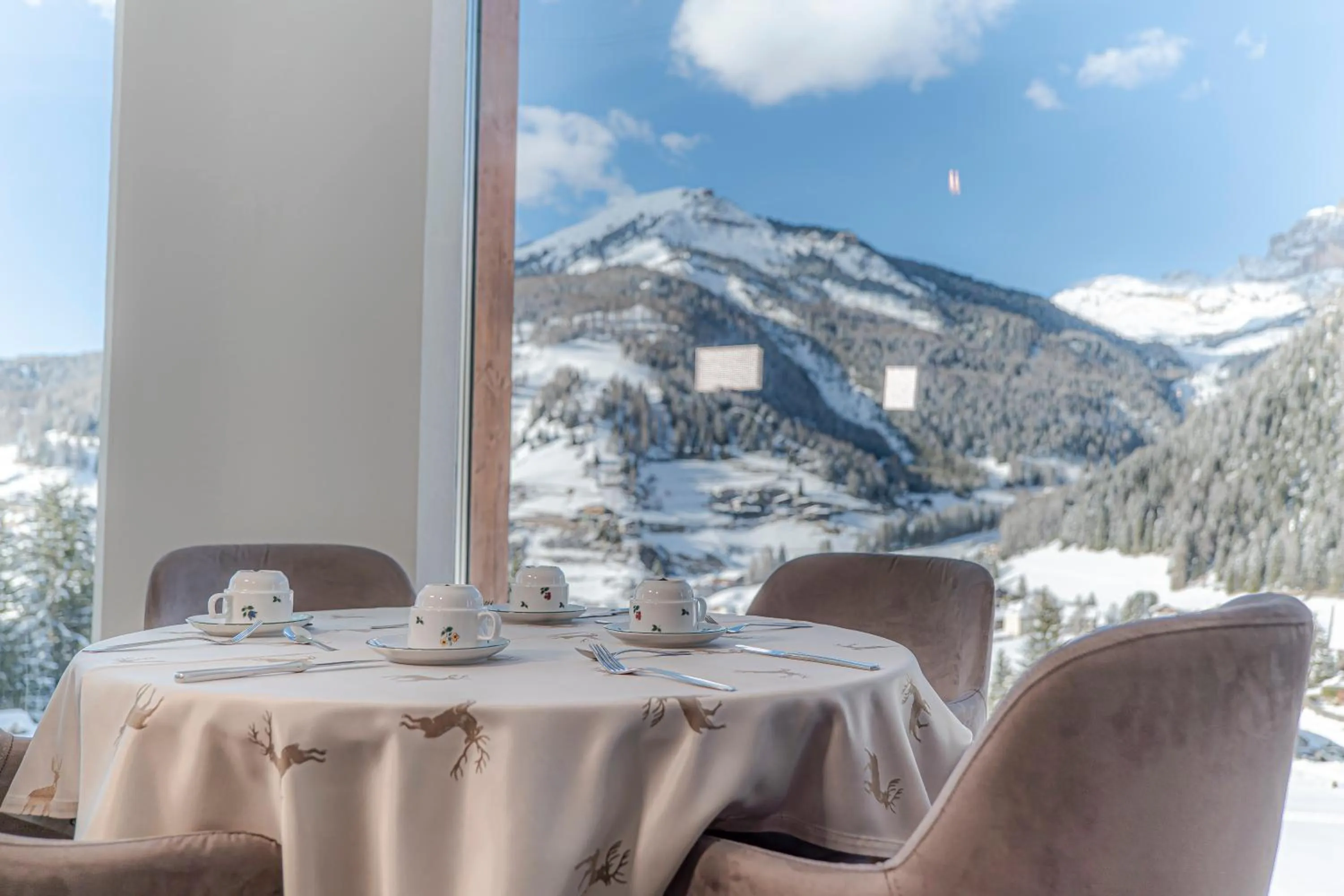 Restaurant/places to eat in Hotel Chalet Dlaces
