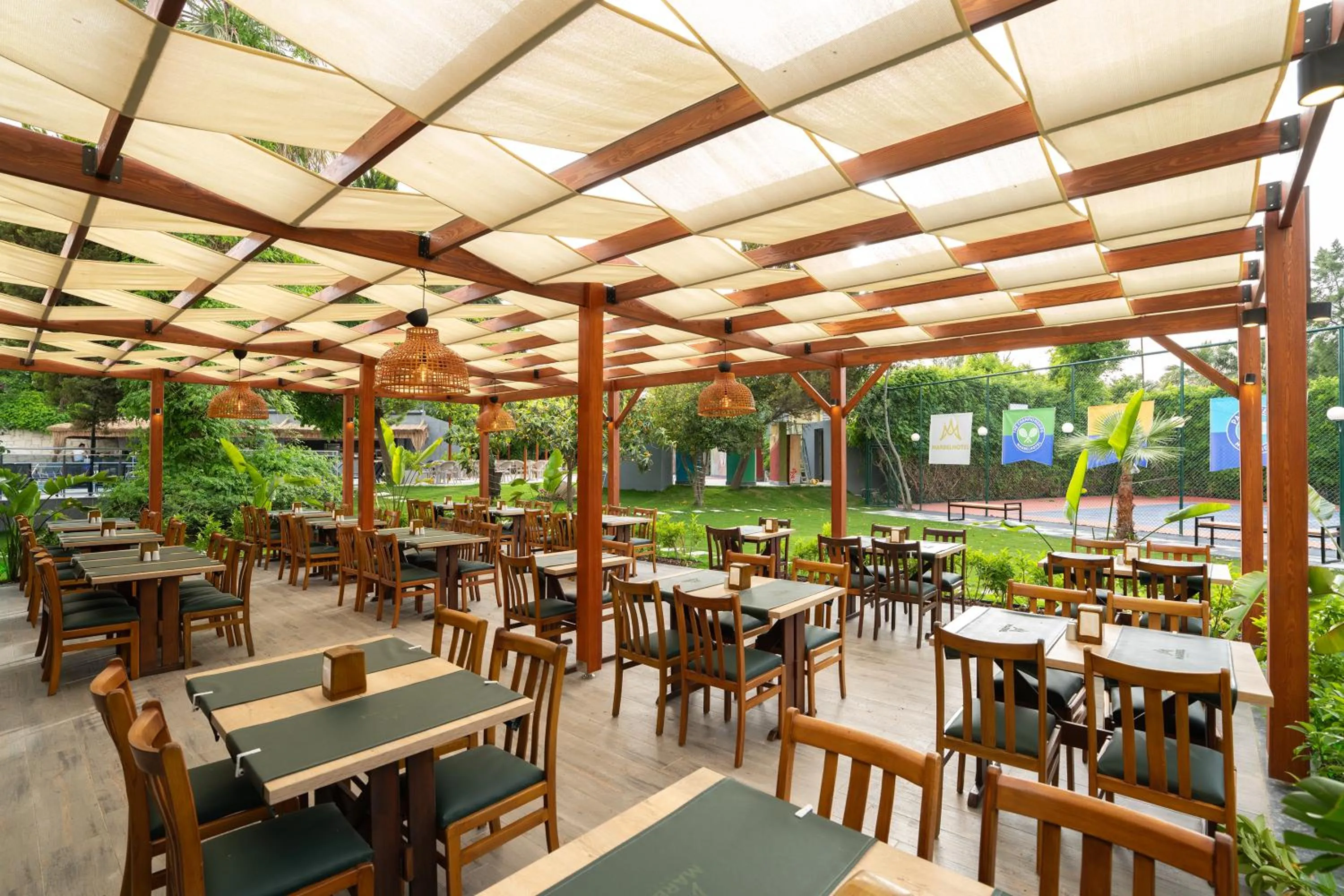 Marbel Hotel by PalmWings