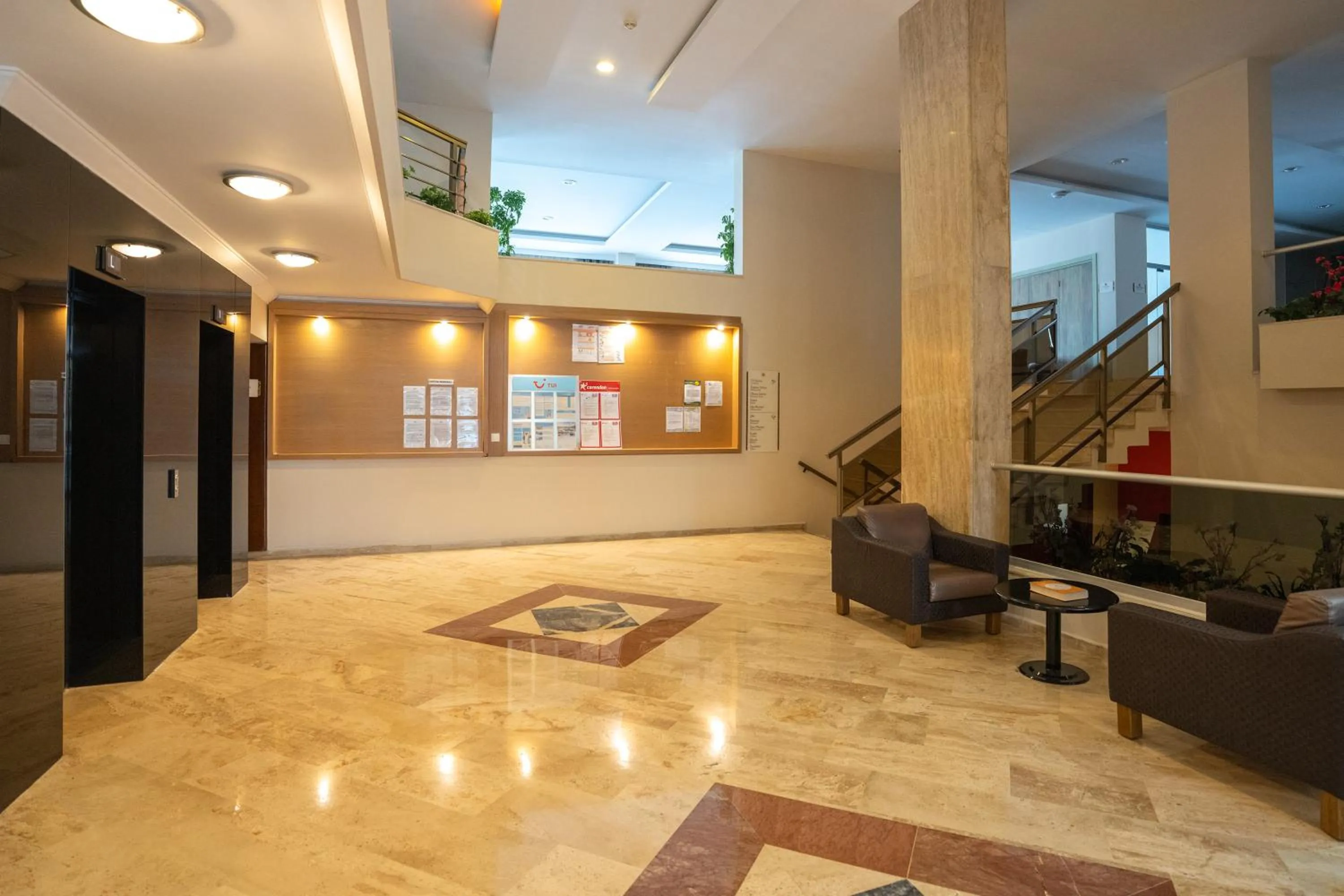 Marbel Hotel by PalmWings