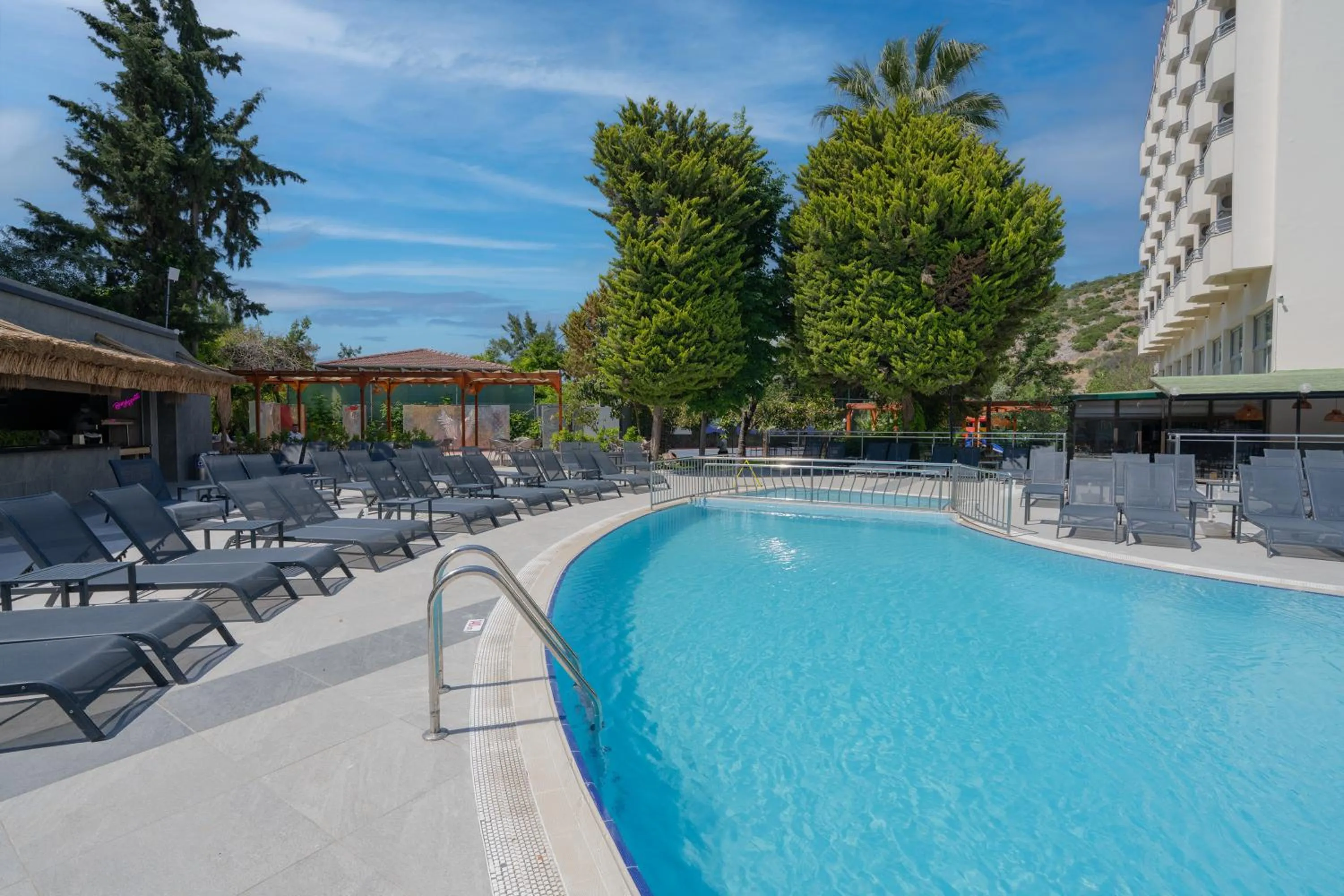 Marbel Hotel by PalmWings