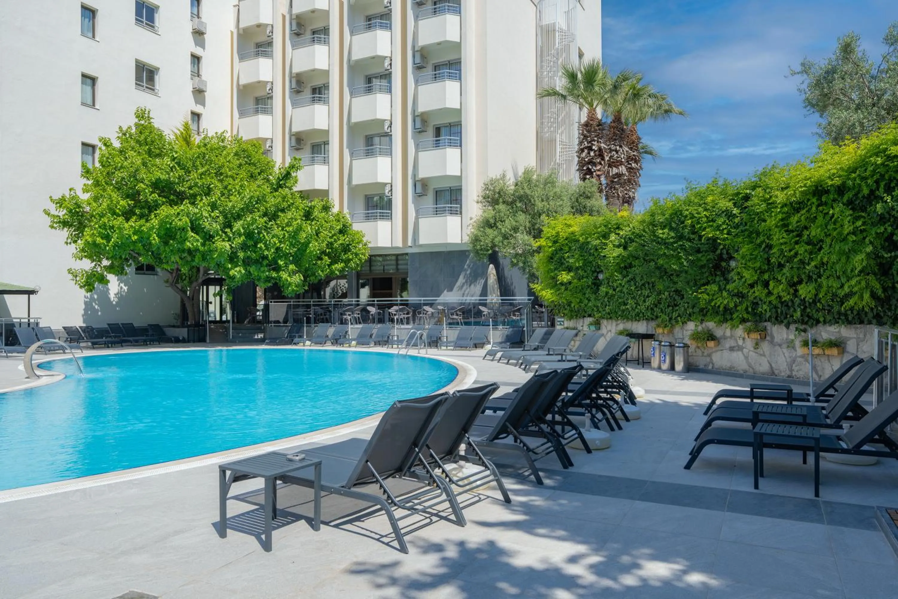 Marbel Hotel by PalmWings