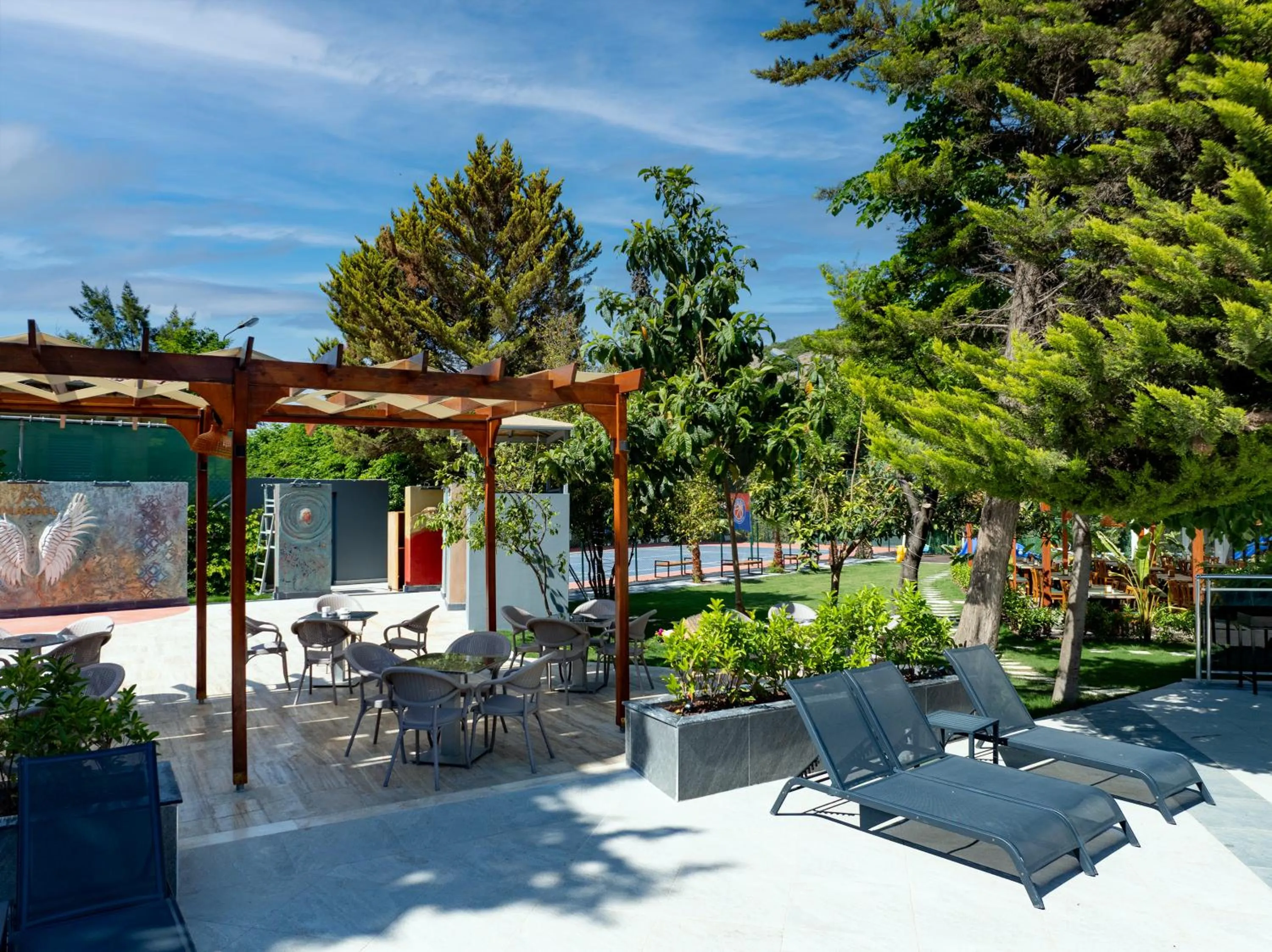 Marbel Hotel by PalmWings