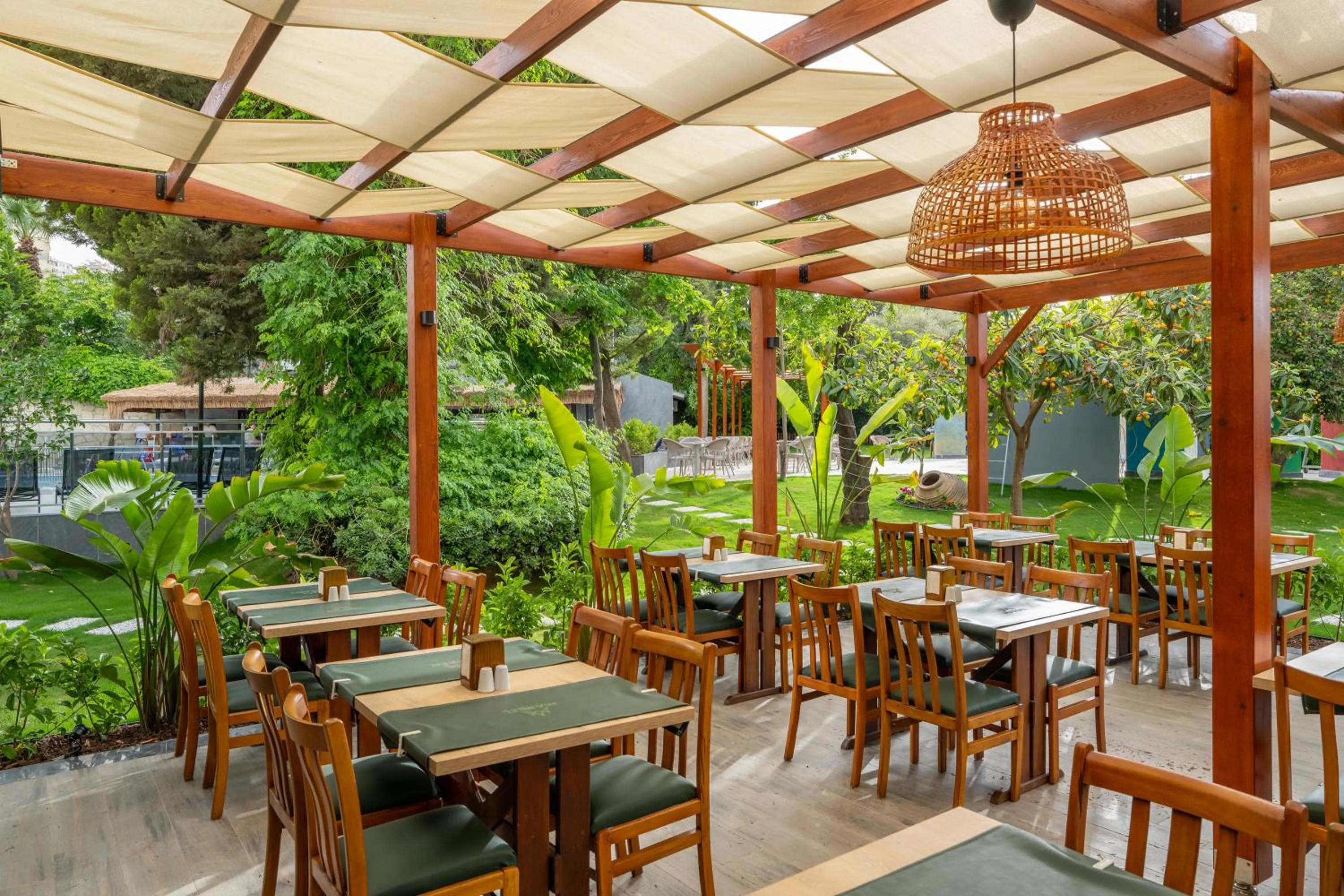 Marbel Hotel by PalmWings