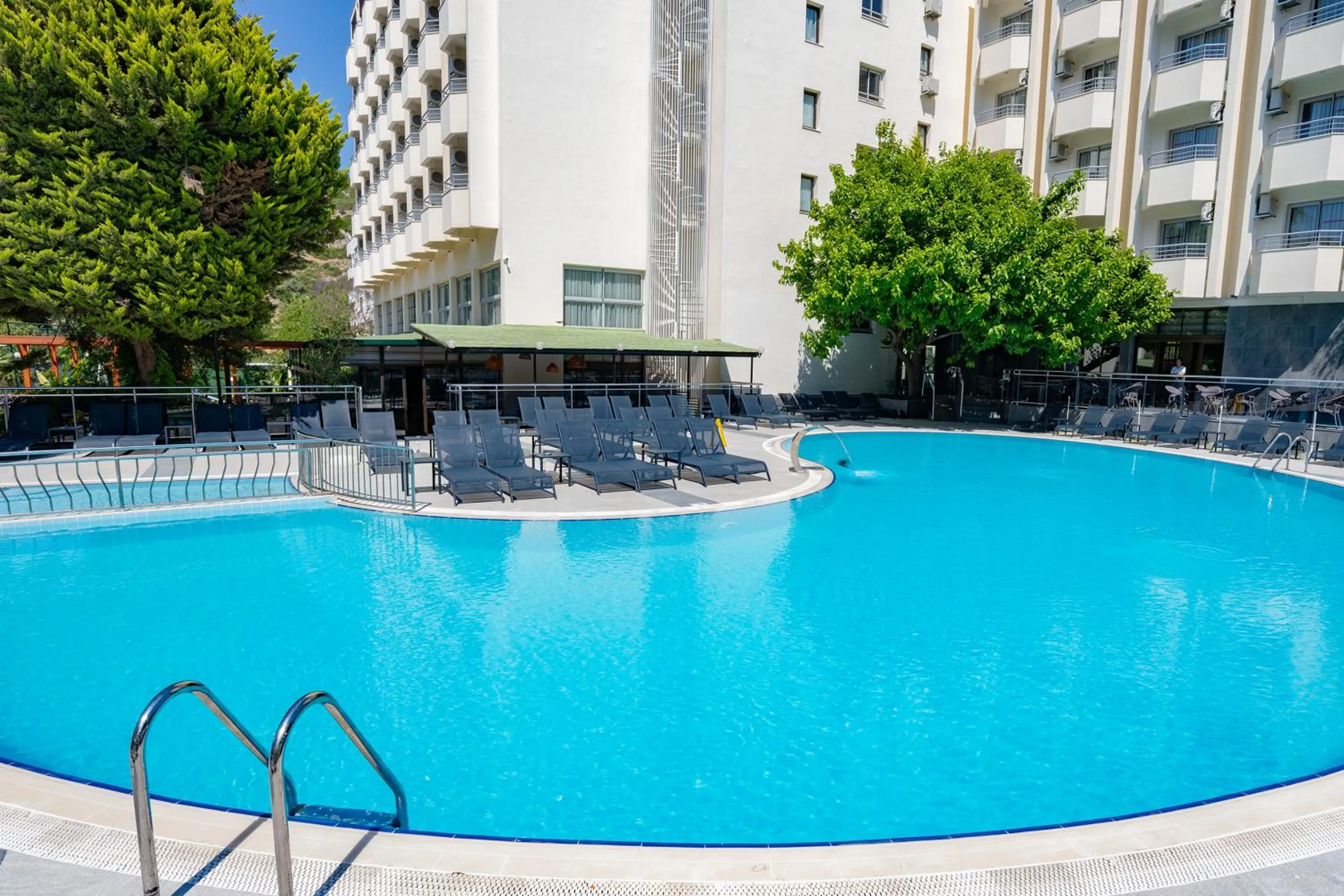 Marbel Hotel by PalmWings