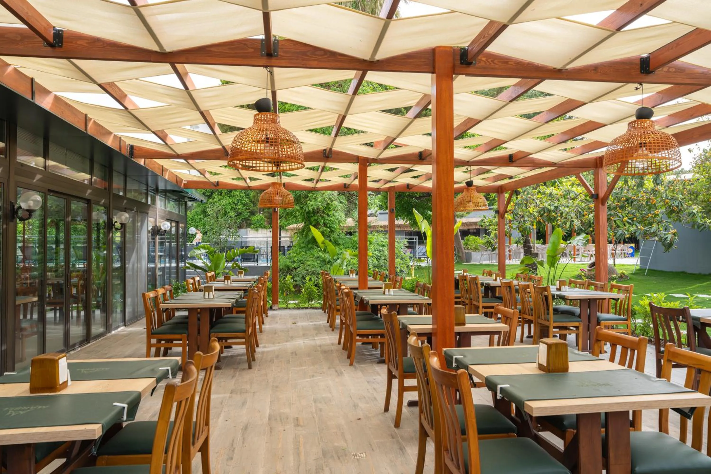 Marbel Hotel by PalmWings