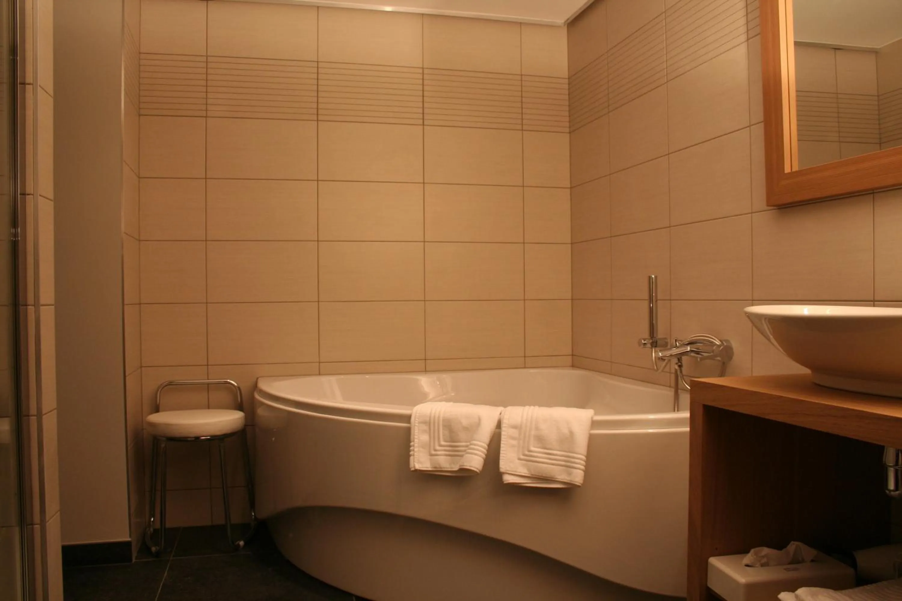 Bathroom in Hotel L'Ami du Chambertin