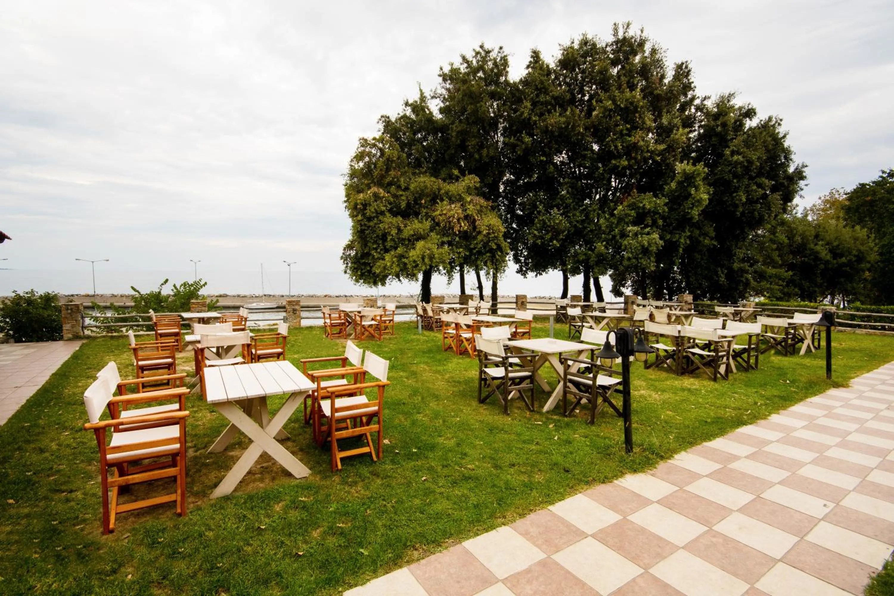 Restaurant/places to eat in Hotel Vlassis