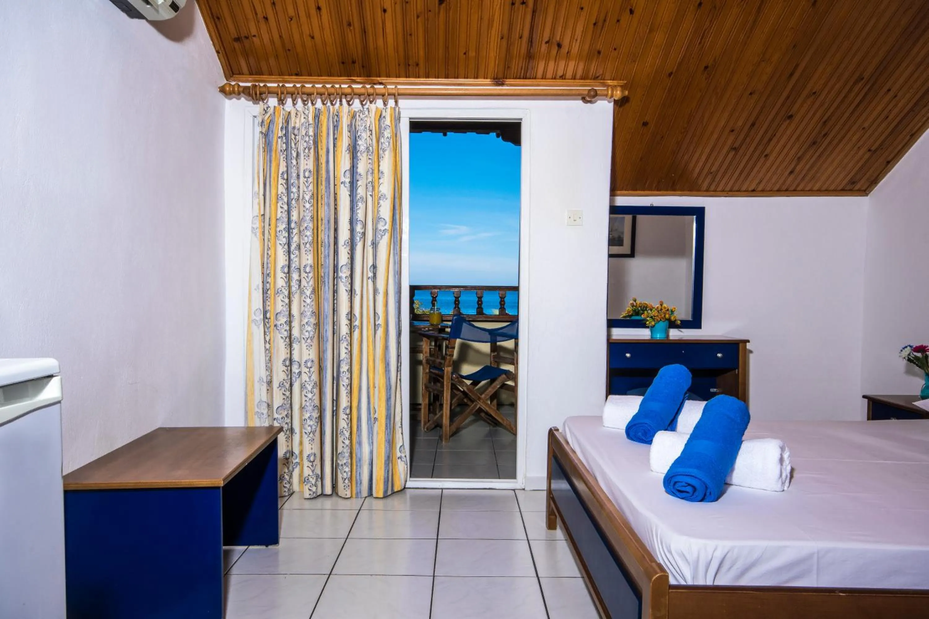 Photo of the whole room in Hotel Vlassis