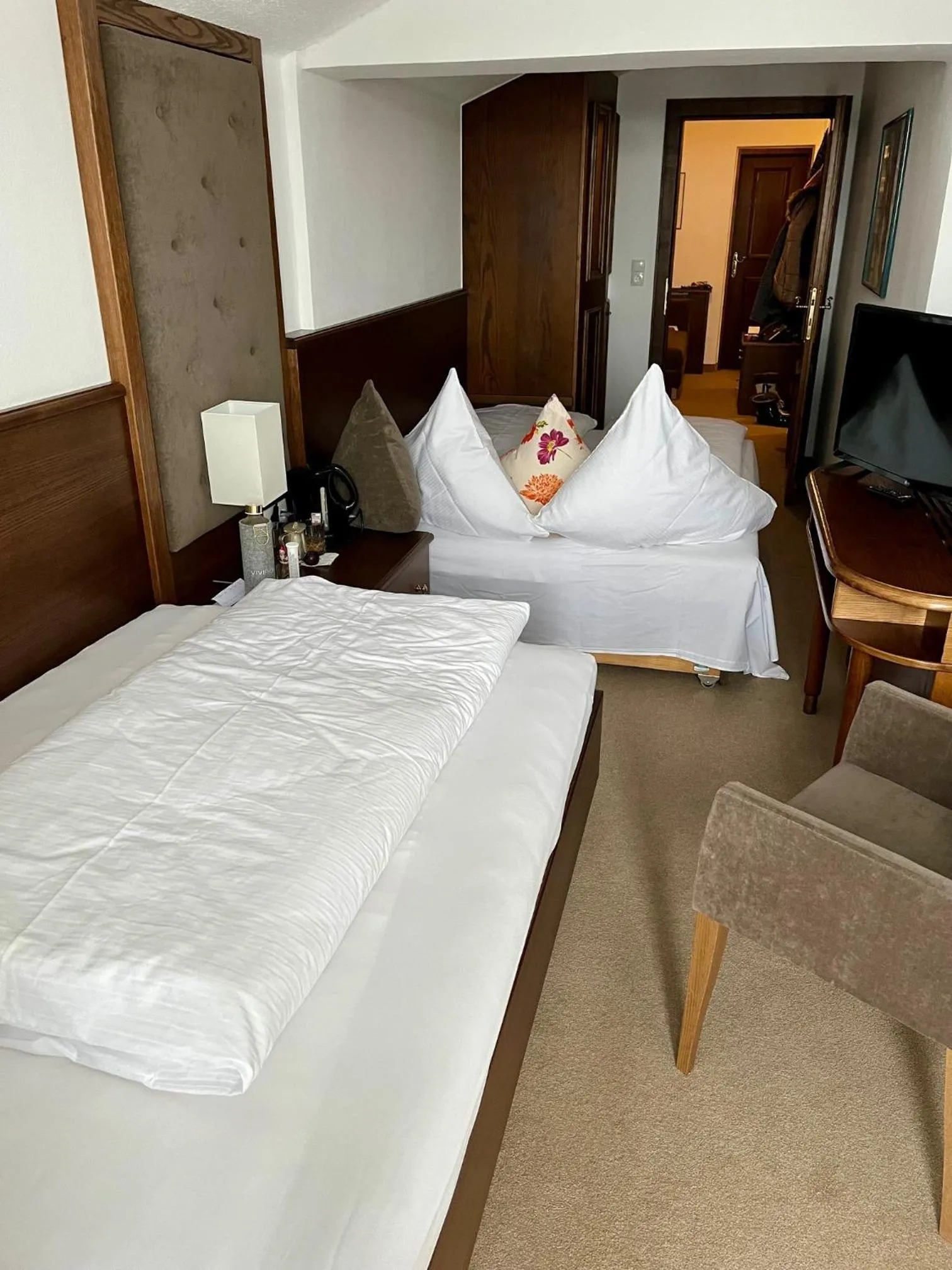 Bed in Hotel & Chalet Montana