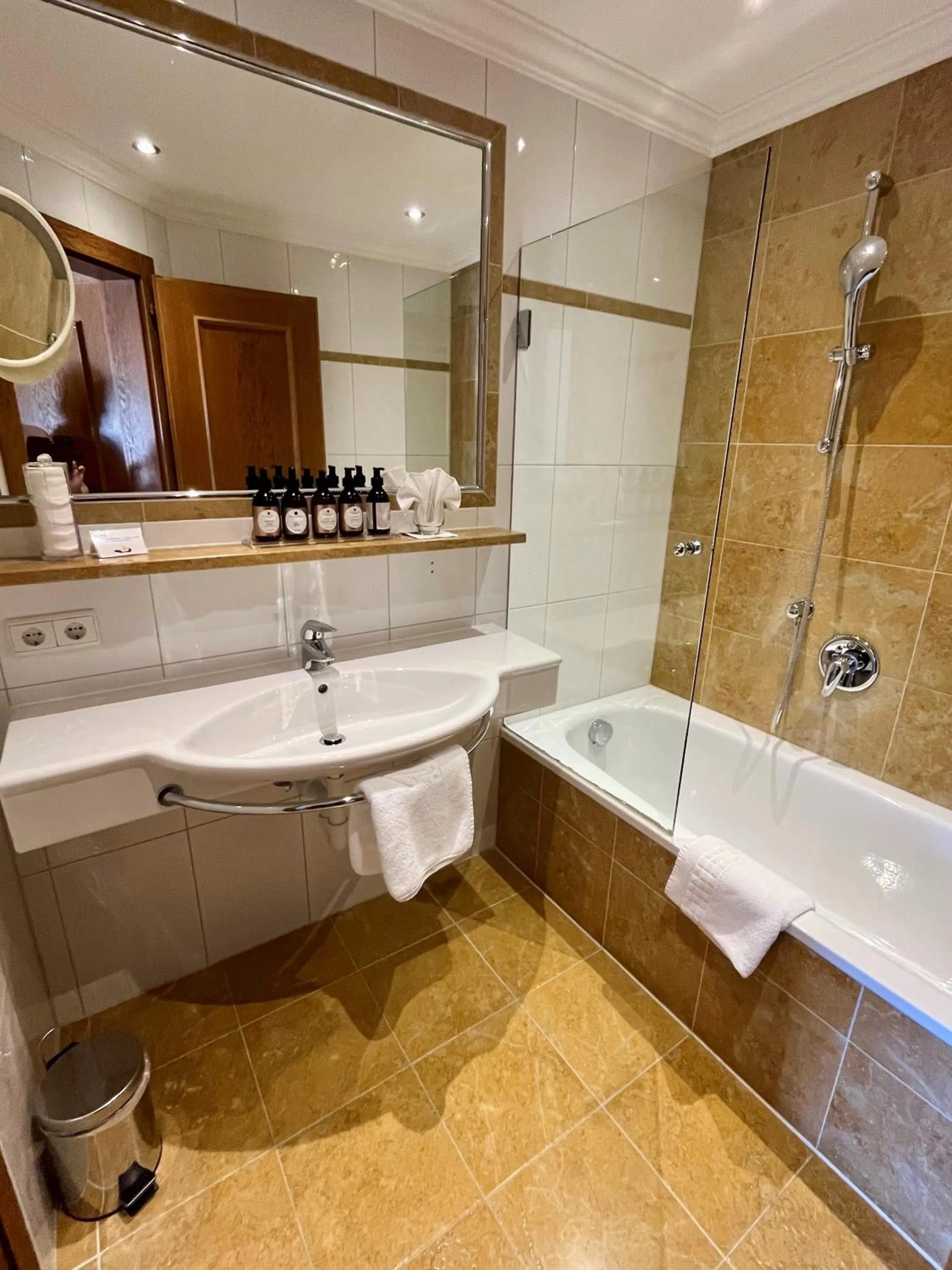 Bathroom in Hotel & Chalet Montana