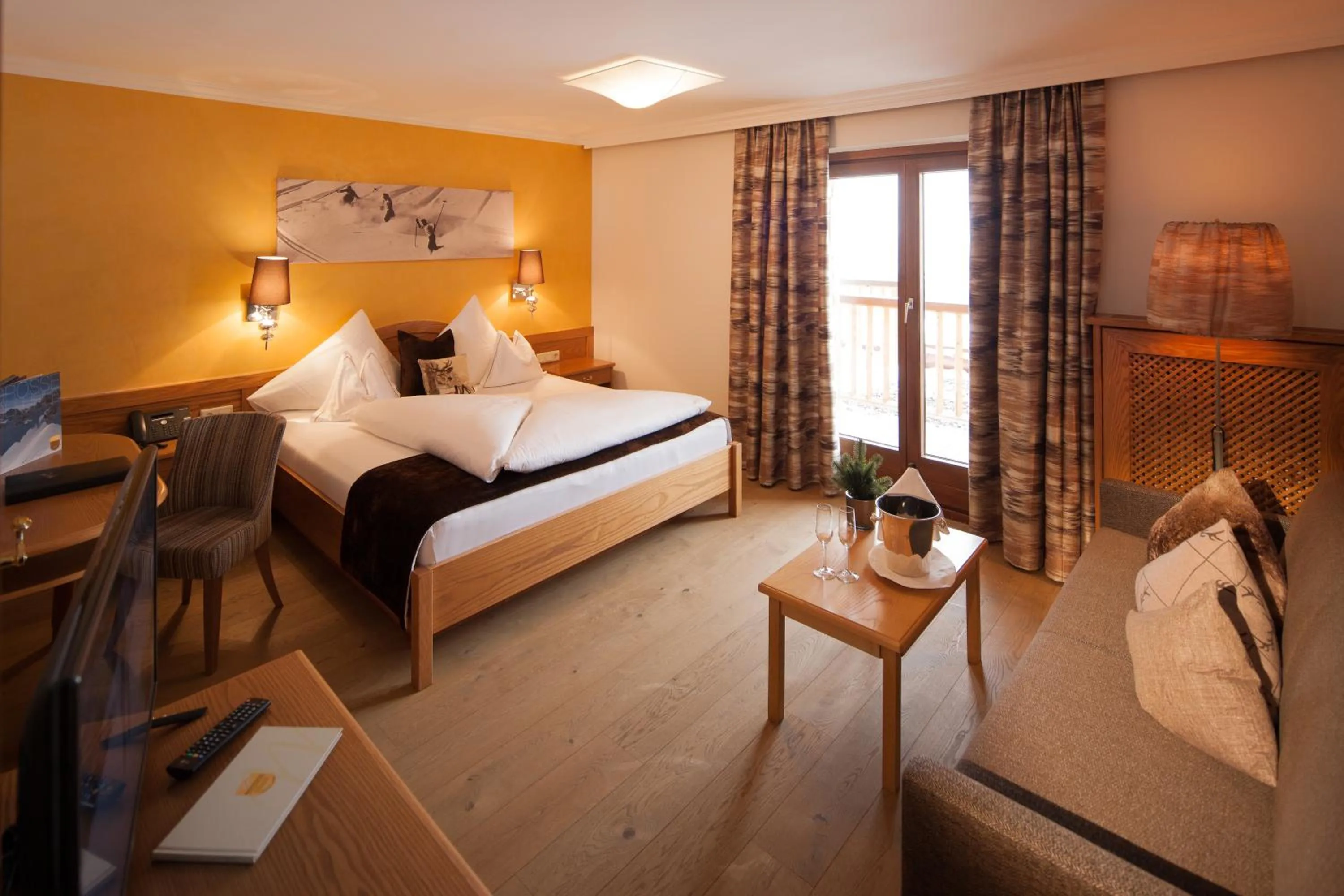 Photo of the whole room, Bed in Hotel & Chalet Montana