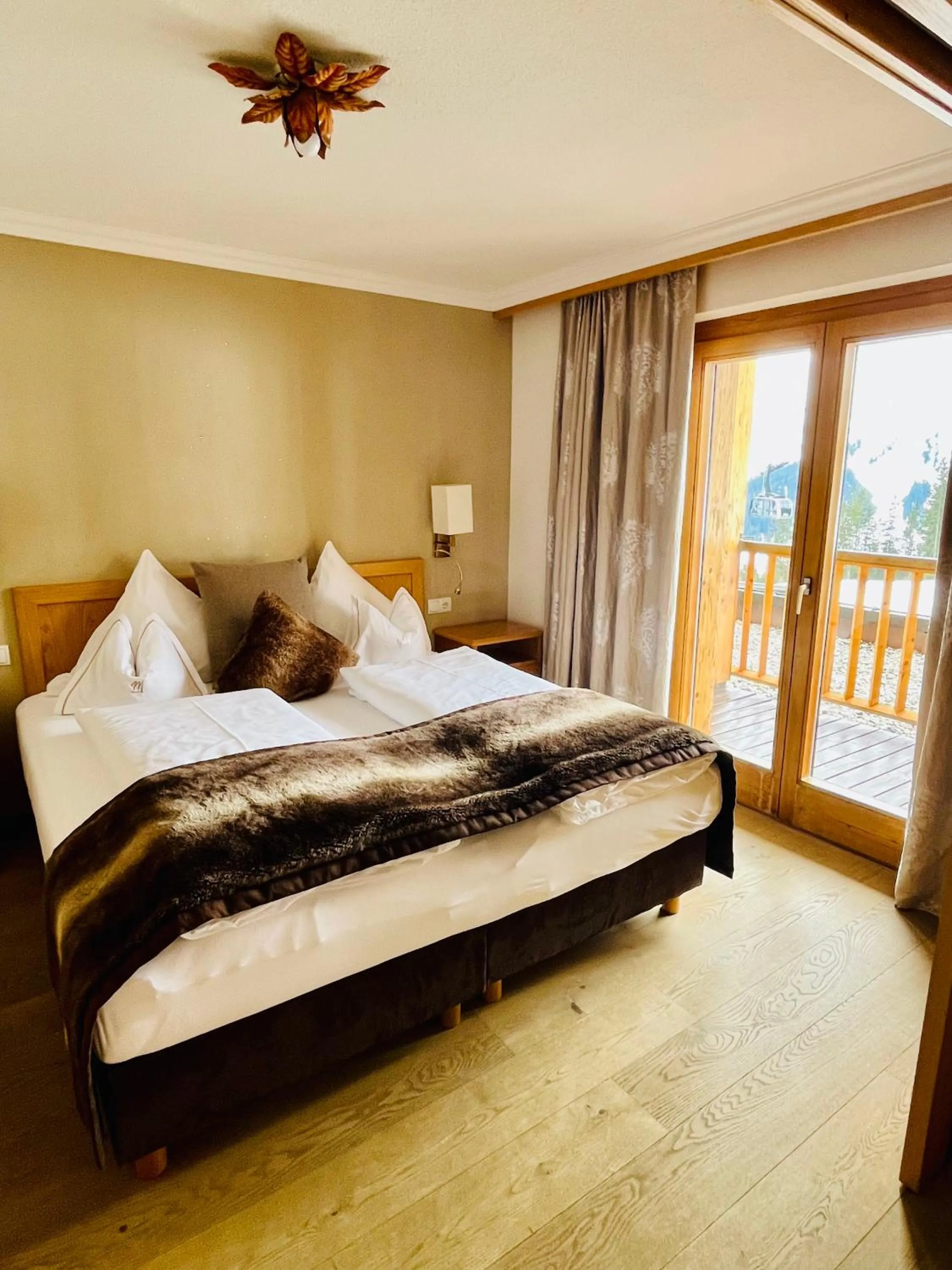 Bed in Hotel & Chalet Montana