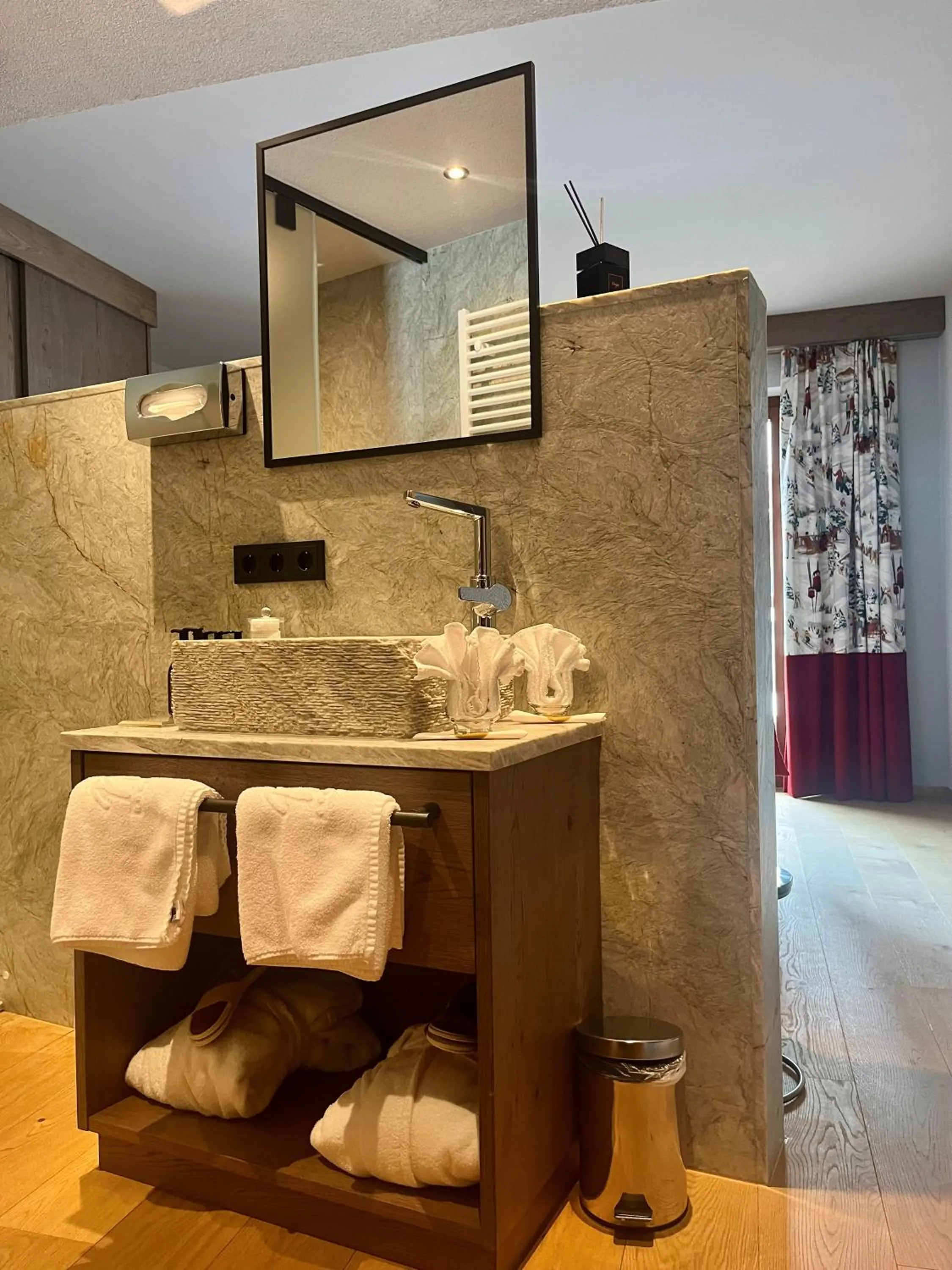 Bathroom in Hotel & Chalet Montana