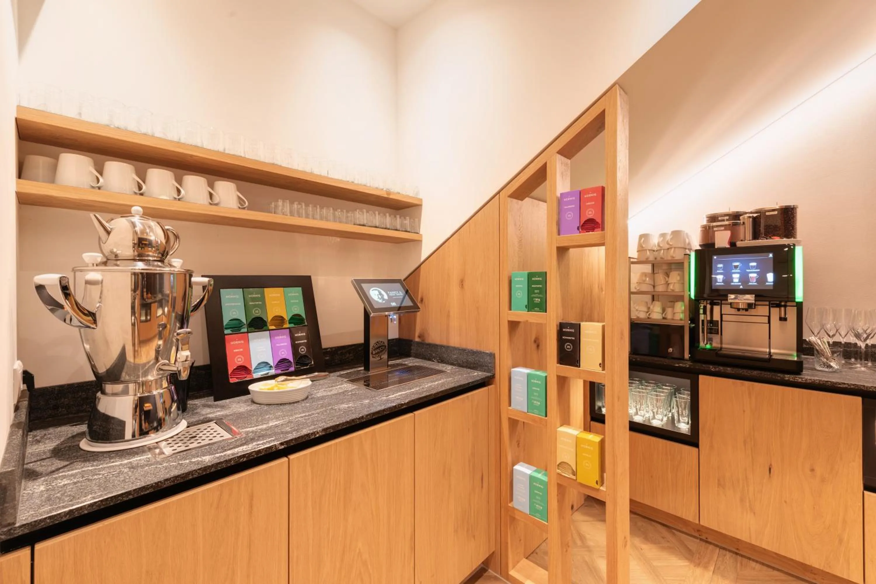 Breakfast in Hotel Zalwonder