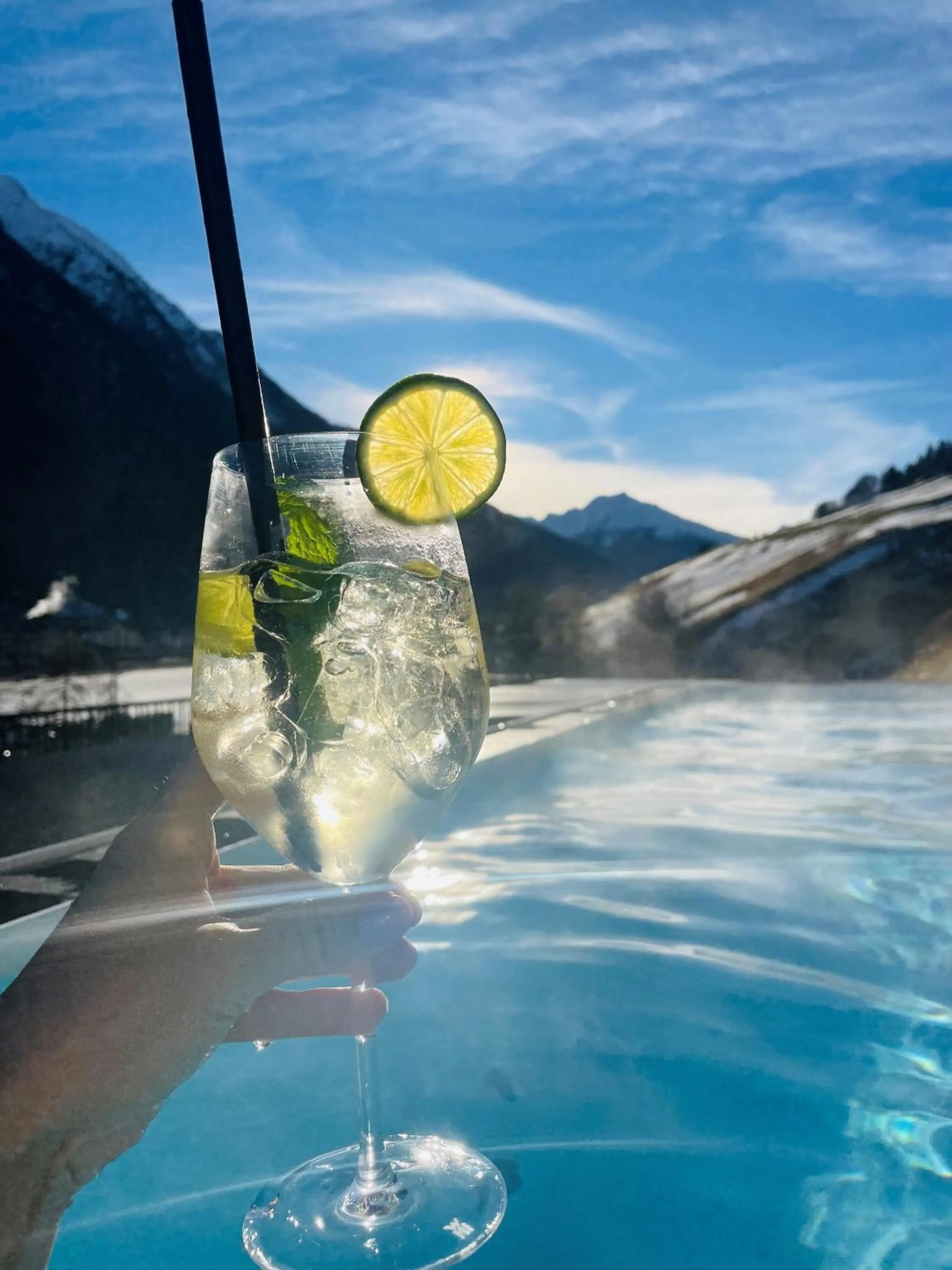 Swimming pool in Hotel Zalwonder
