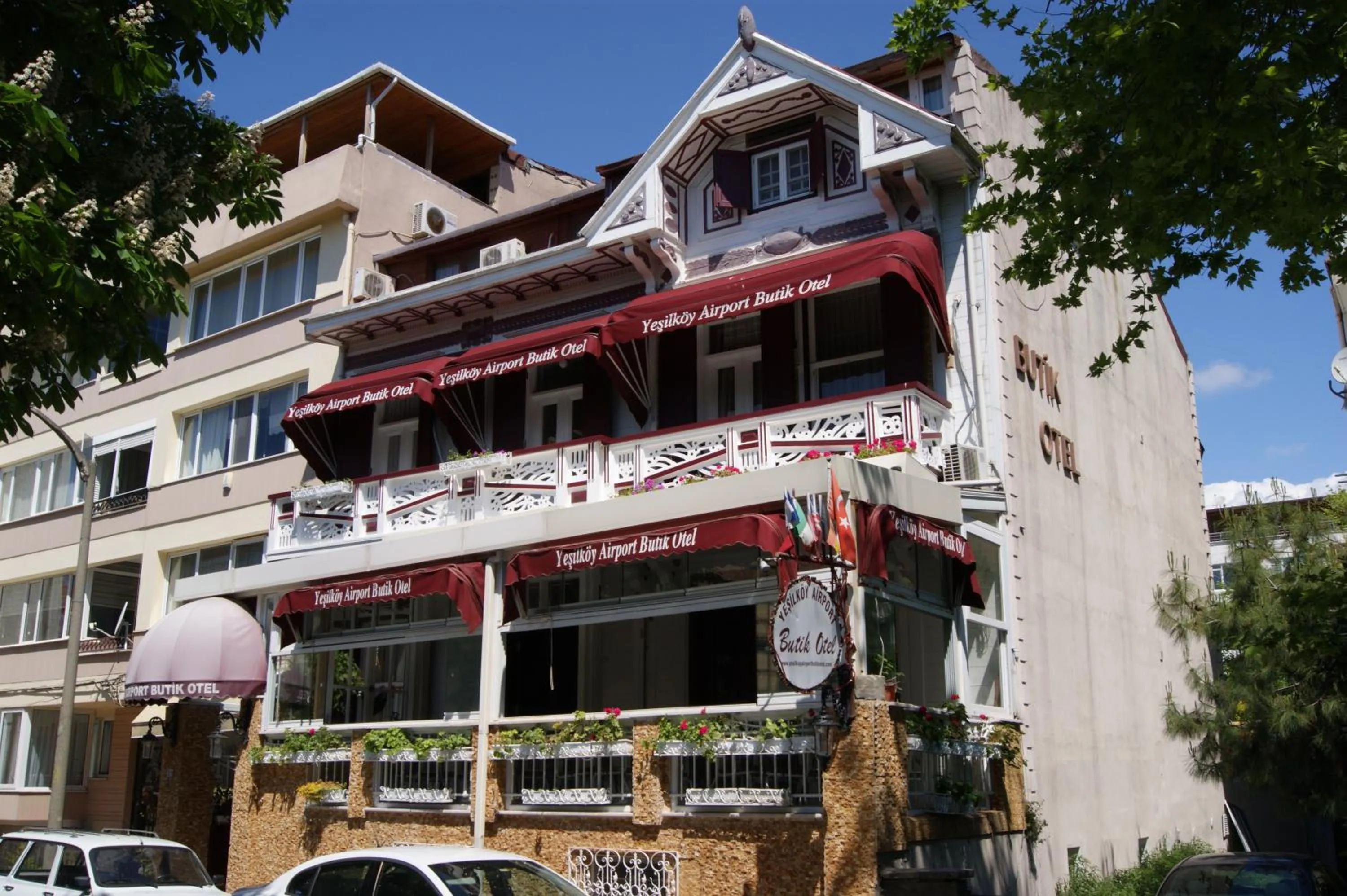 Property building in Yeşilköy Airport Hotel