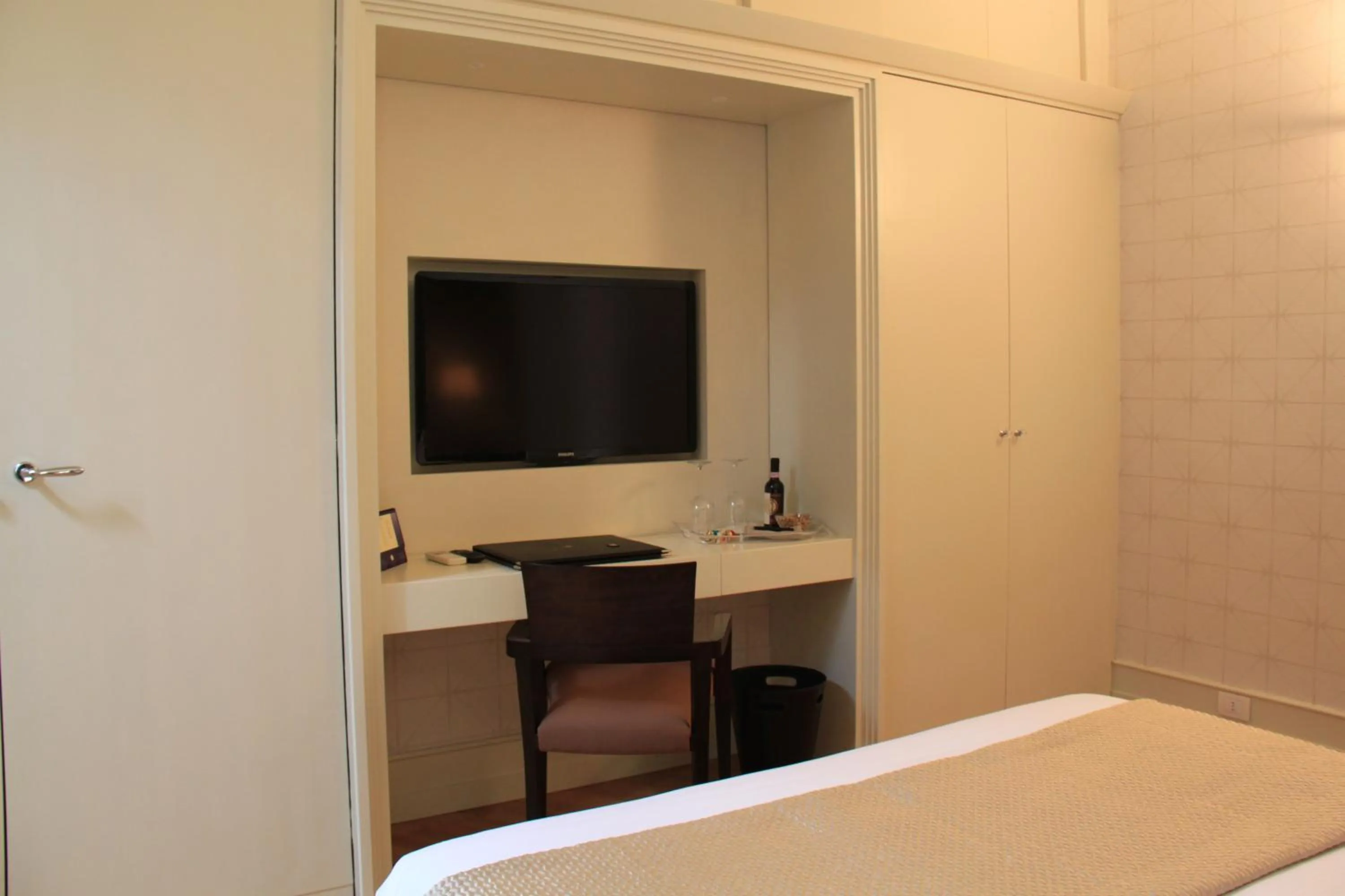 Bedroom, Bed in Sweet Vatican