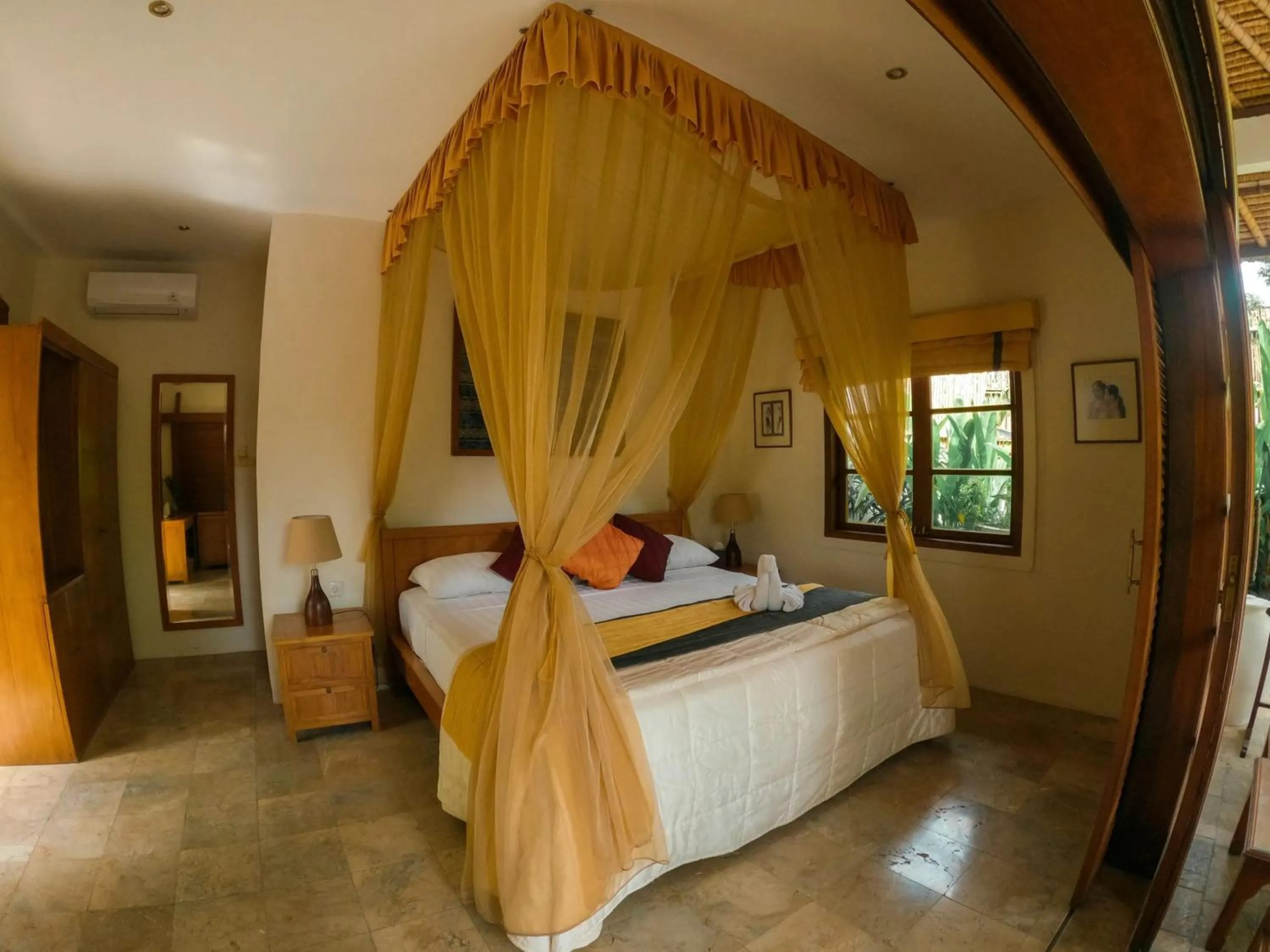 Property building, Bed in The Water Garden Hotel