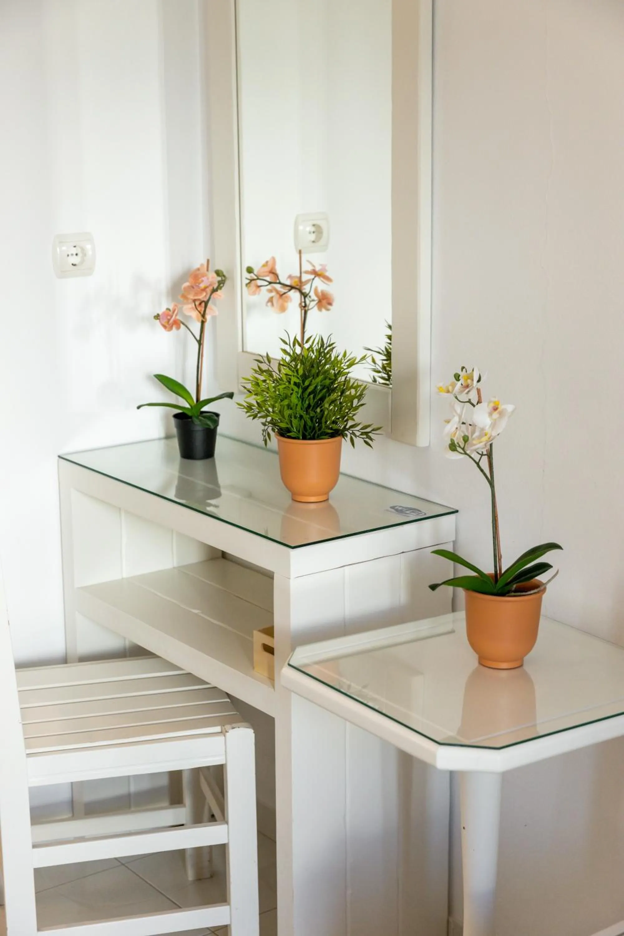 hair dresser in Panos Luxury Studios