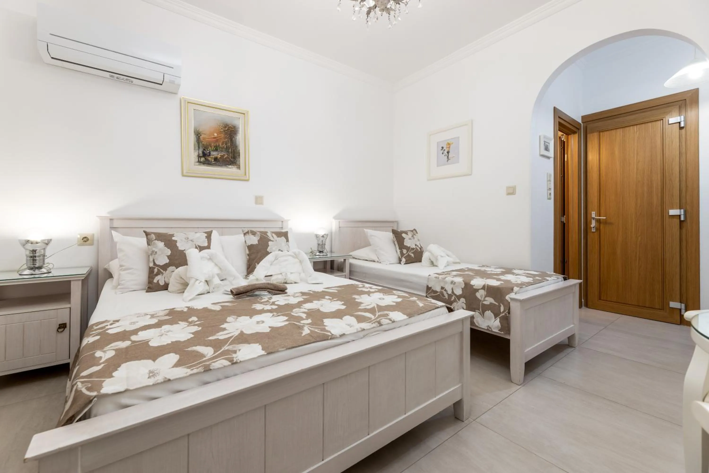 Bedroom, Bed in Panos Luxury Studios