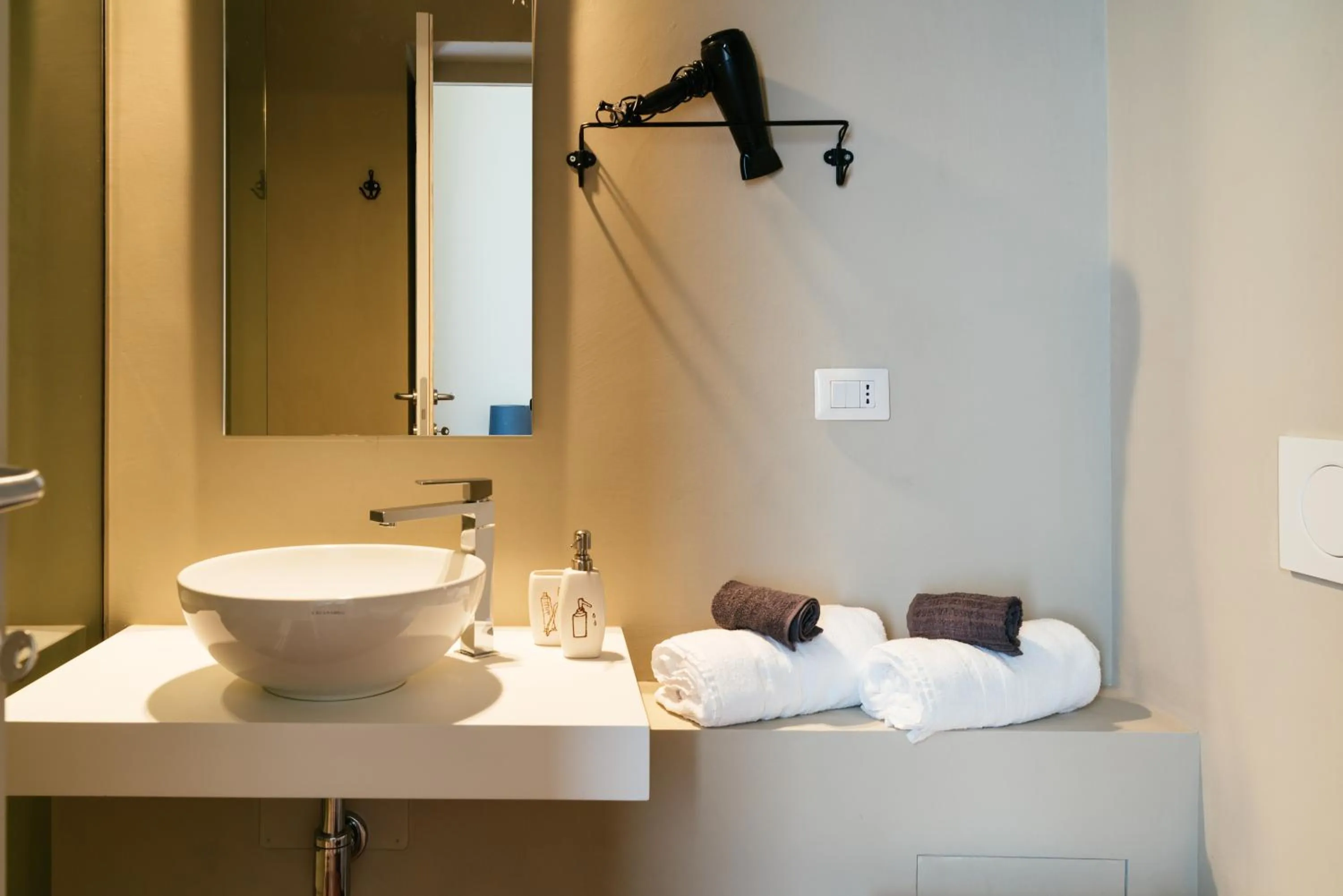 Bathroom in b&b le 4 leggende