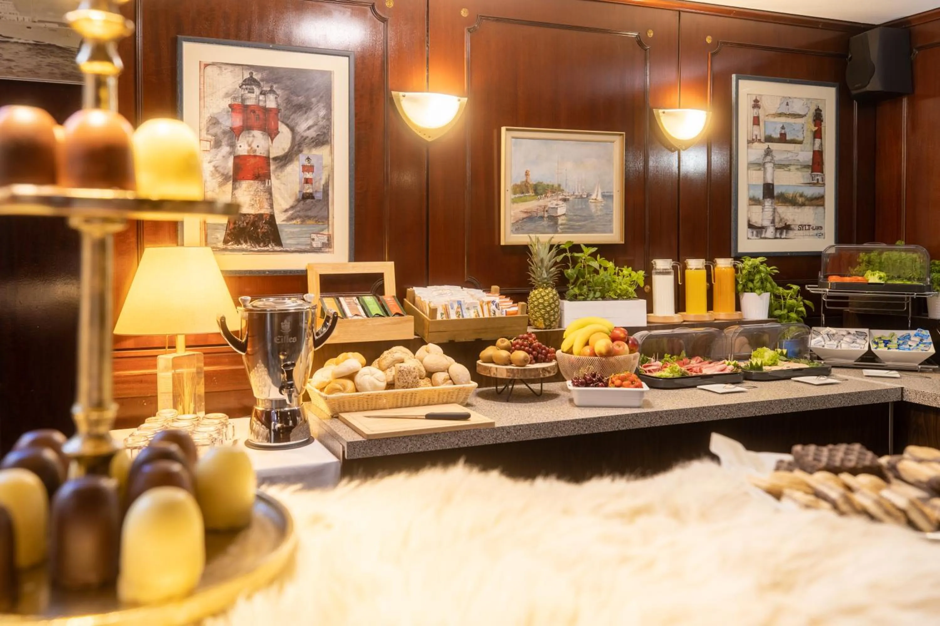 Food and drinks in Hotel Leonet