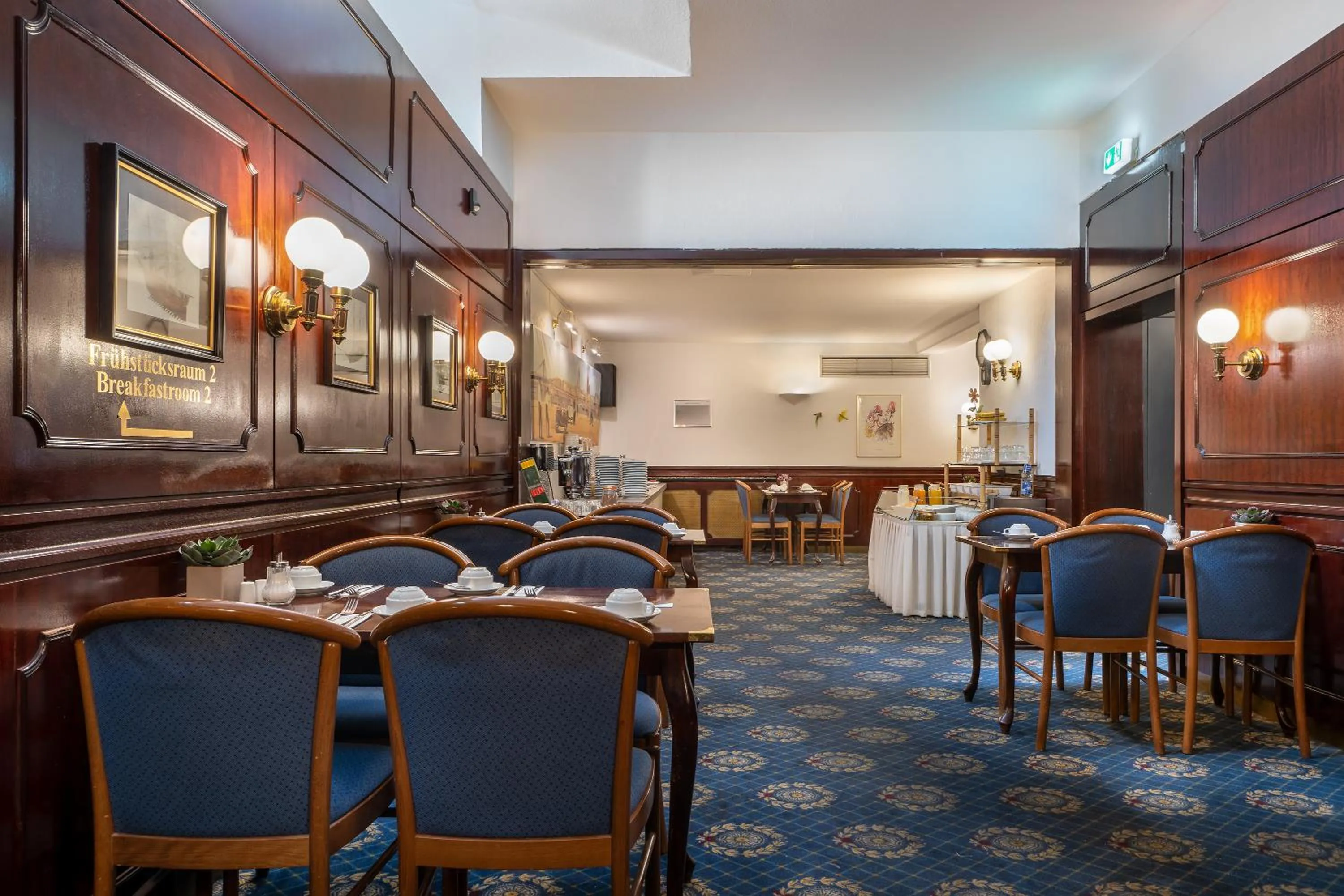 Restaurant/places to eat in Hotel Leonet