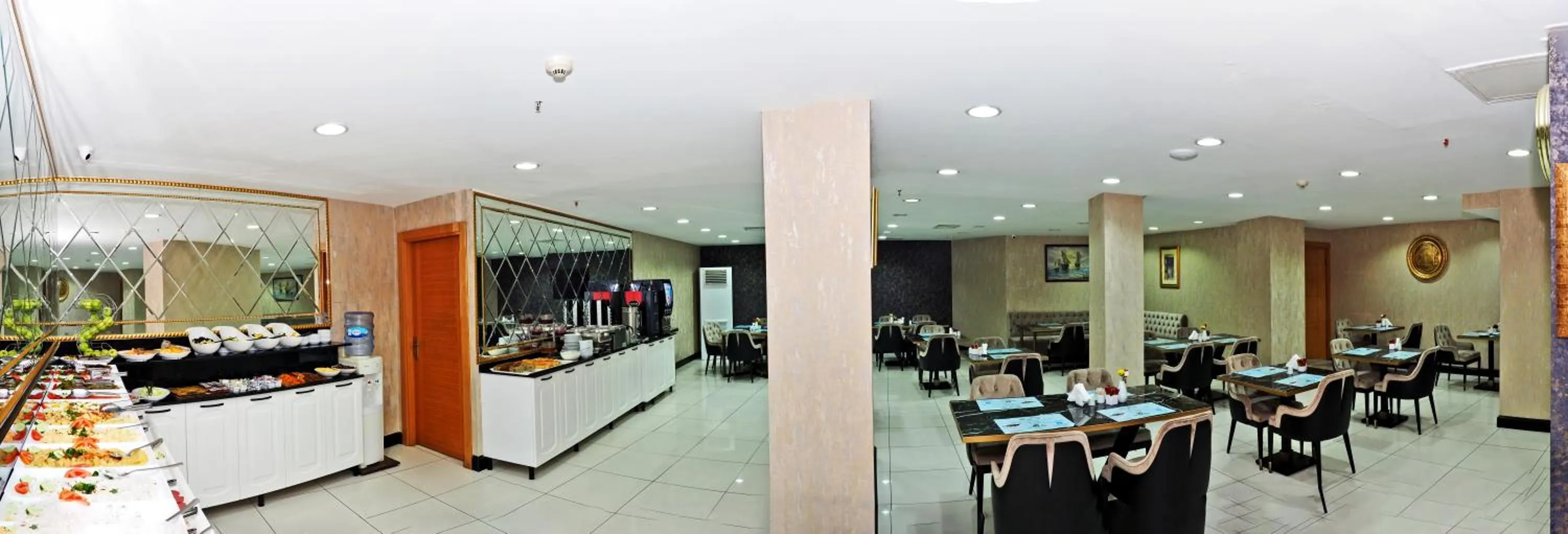 Restaurant/places to eat in Grand Emir Hotel Old City