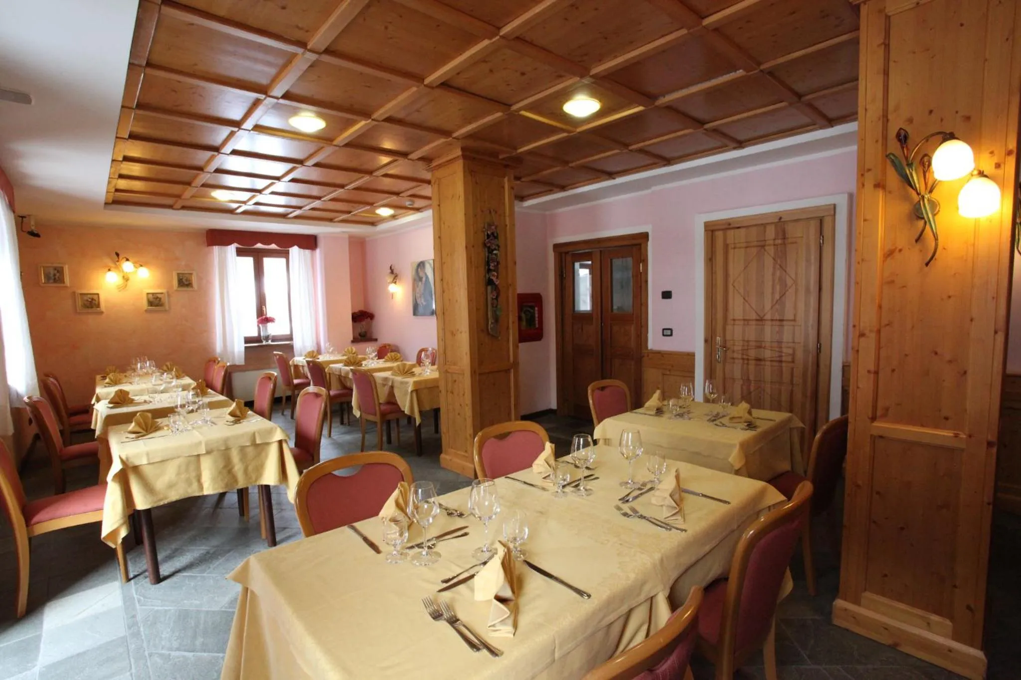 Restaurant/places to eat in Hotel Alpechiara