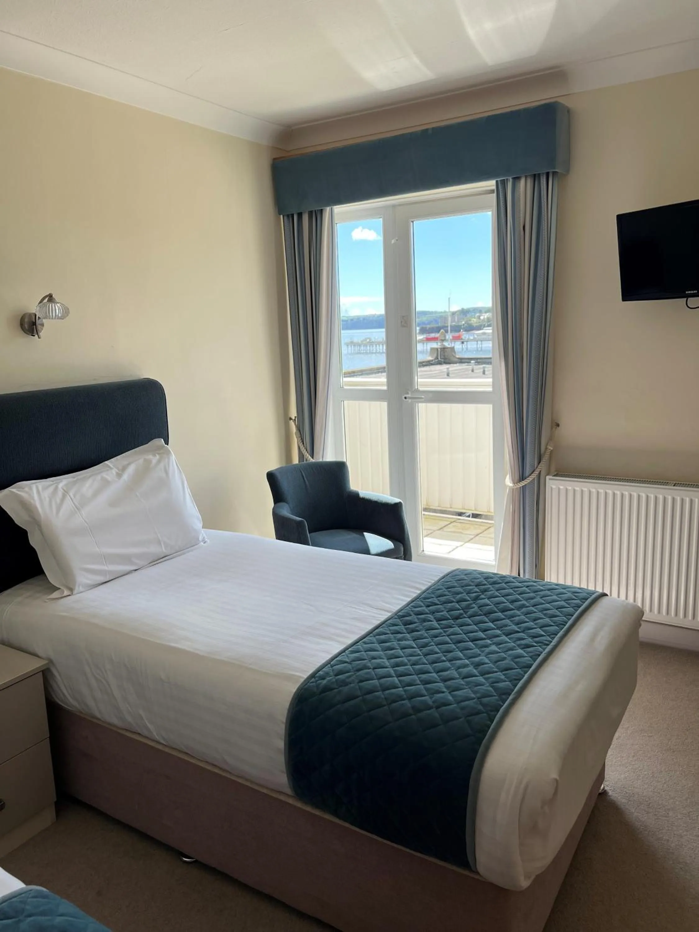 Bedroom in Redcliffe Hotel