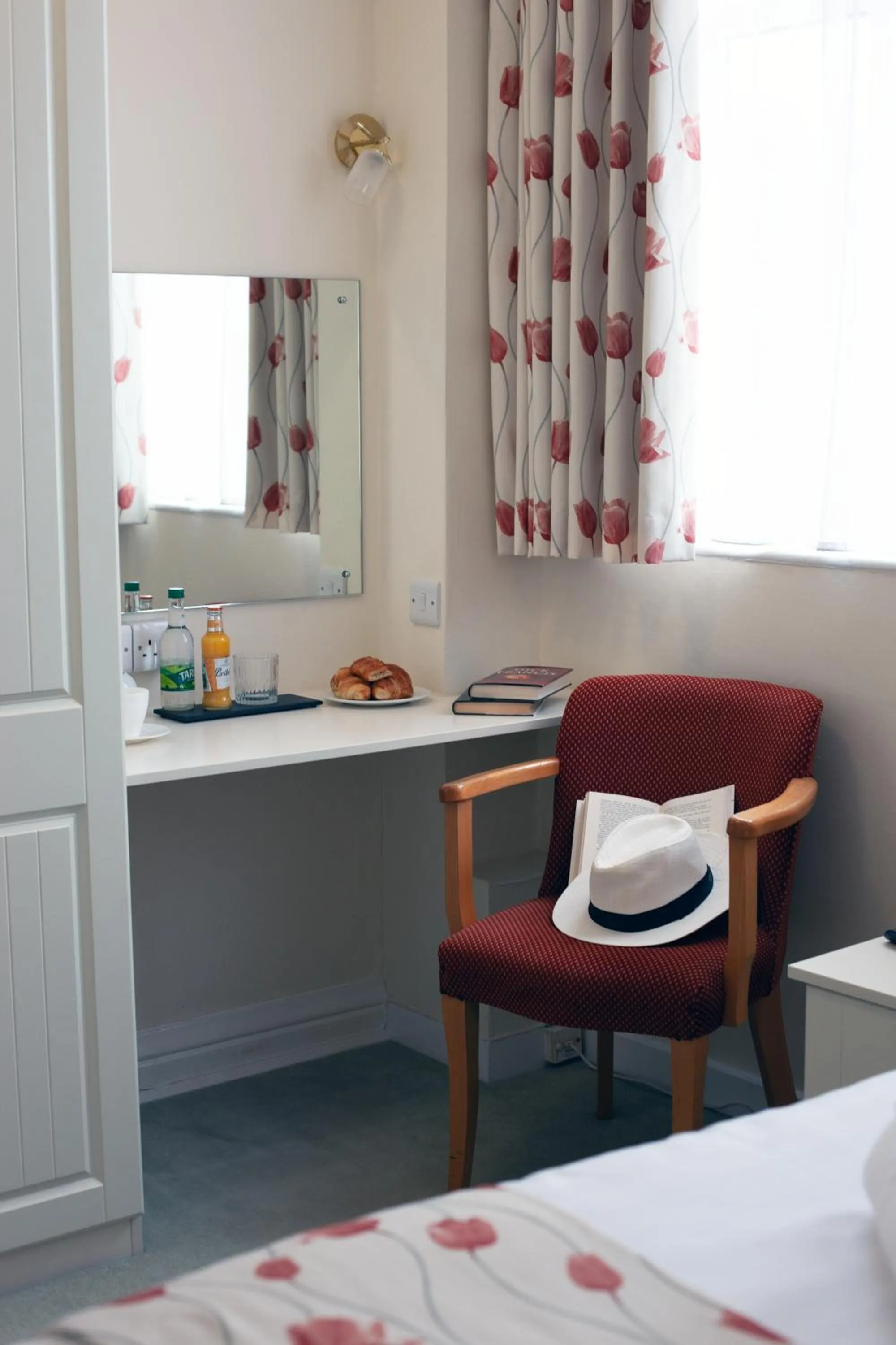 Bed in Redcliffe Hotel