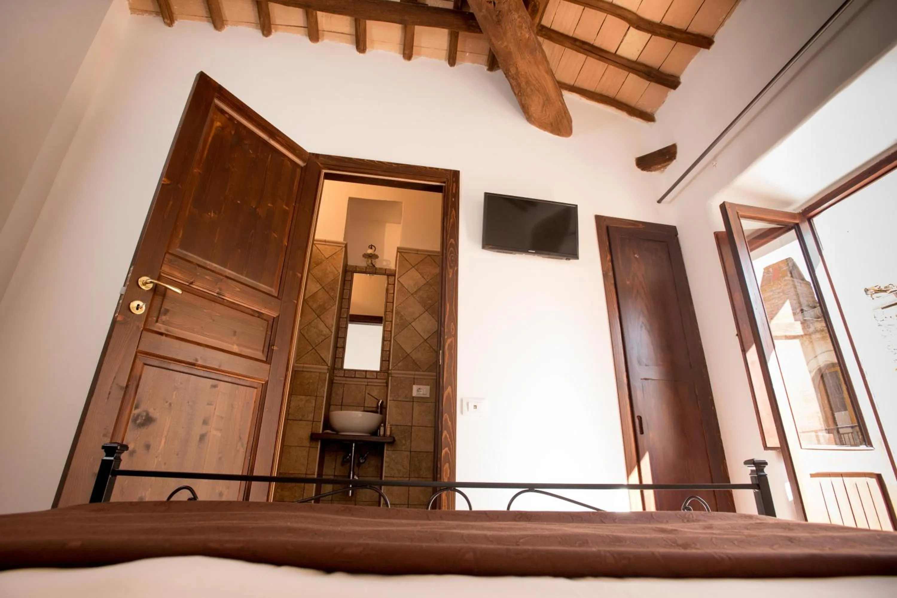 TV and multimedia in Luxury Relais Cuore Sabino