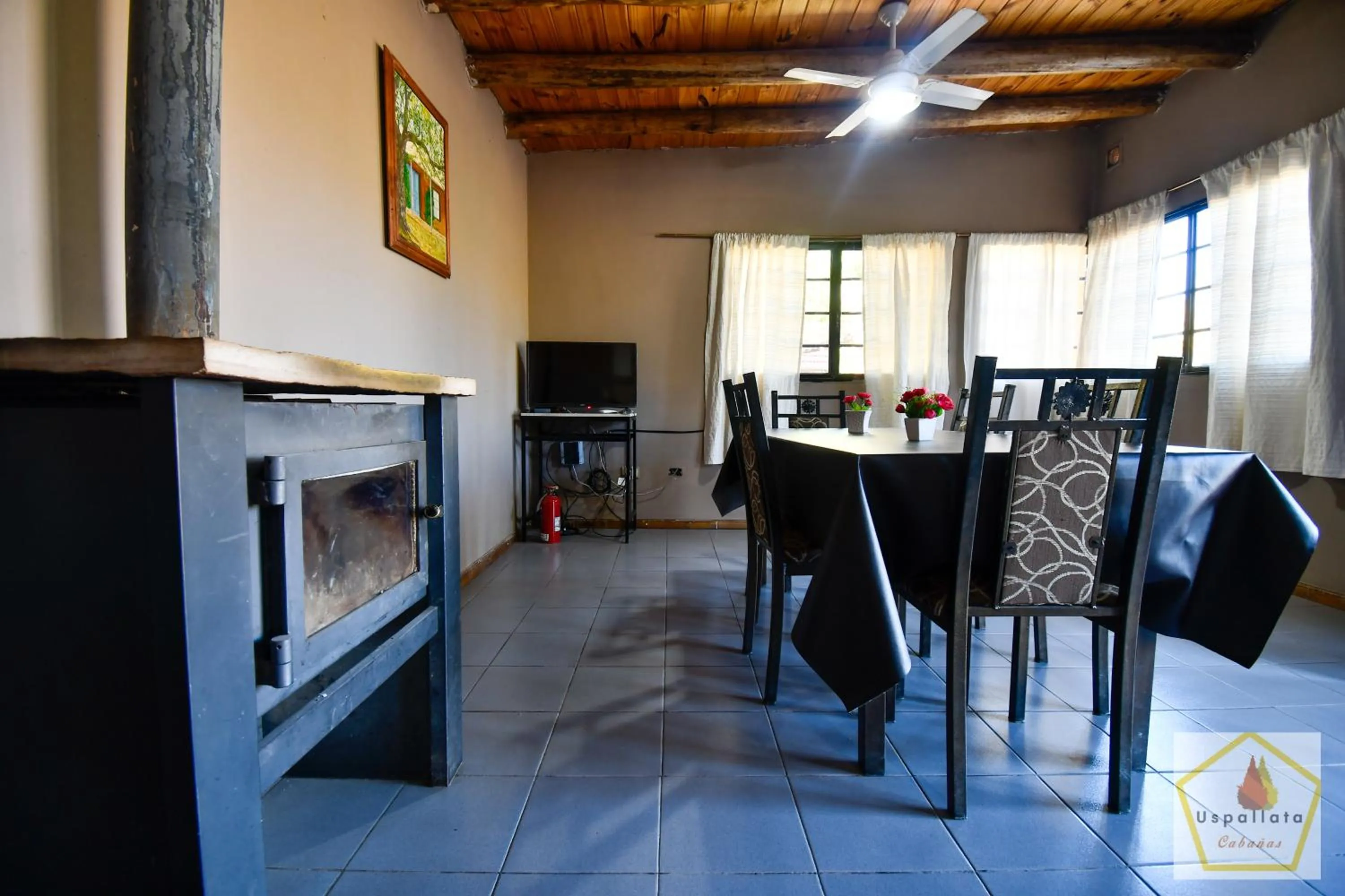 Dining area in Cabañas Uspallata