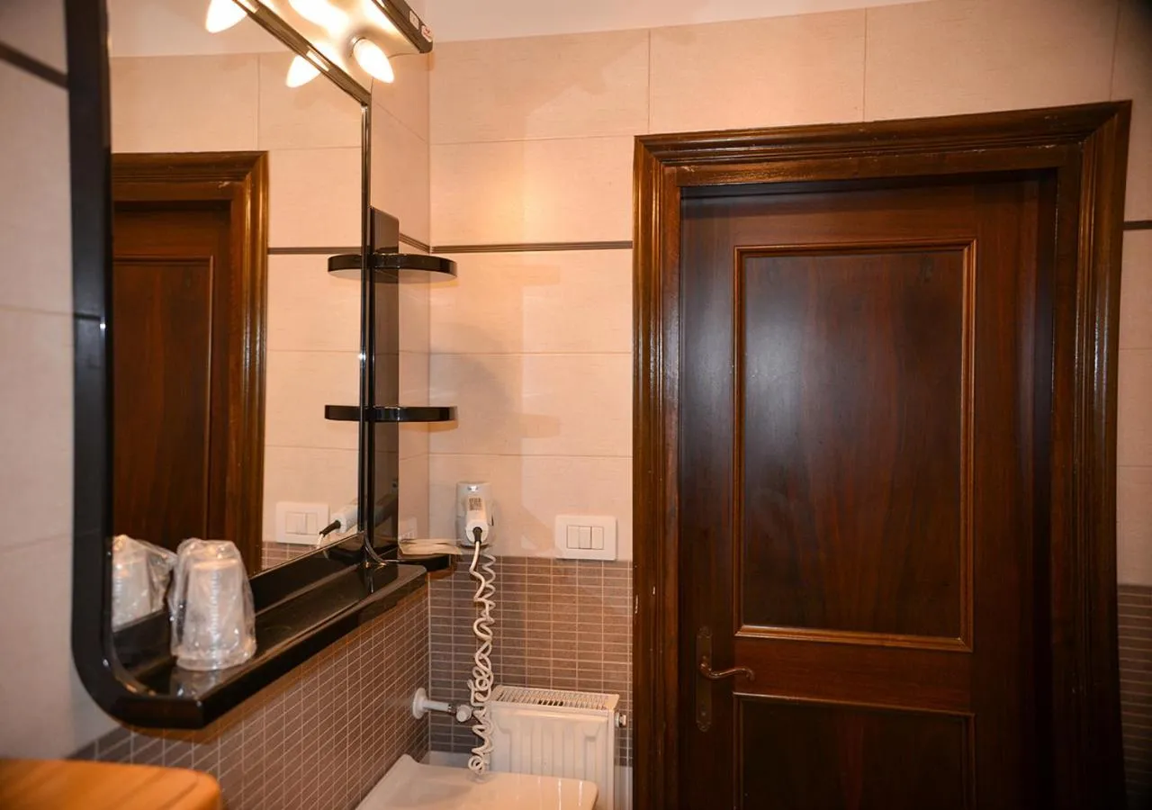 Shower in Hotel Regina Delle Dolomiti