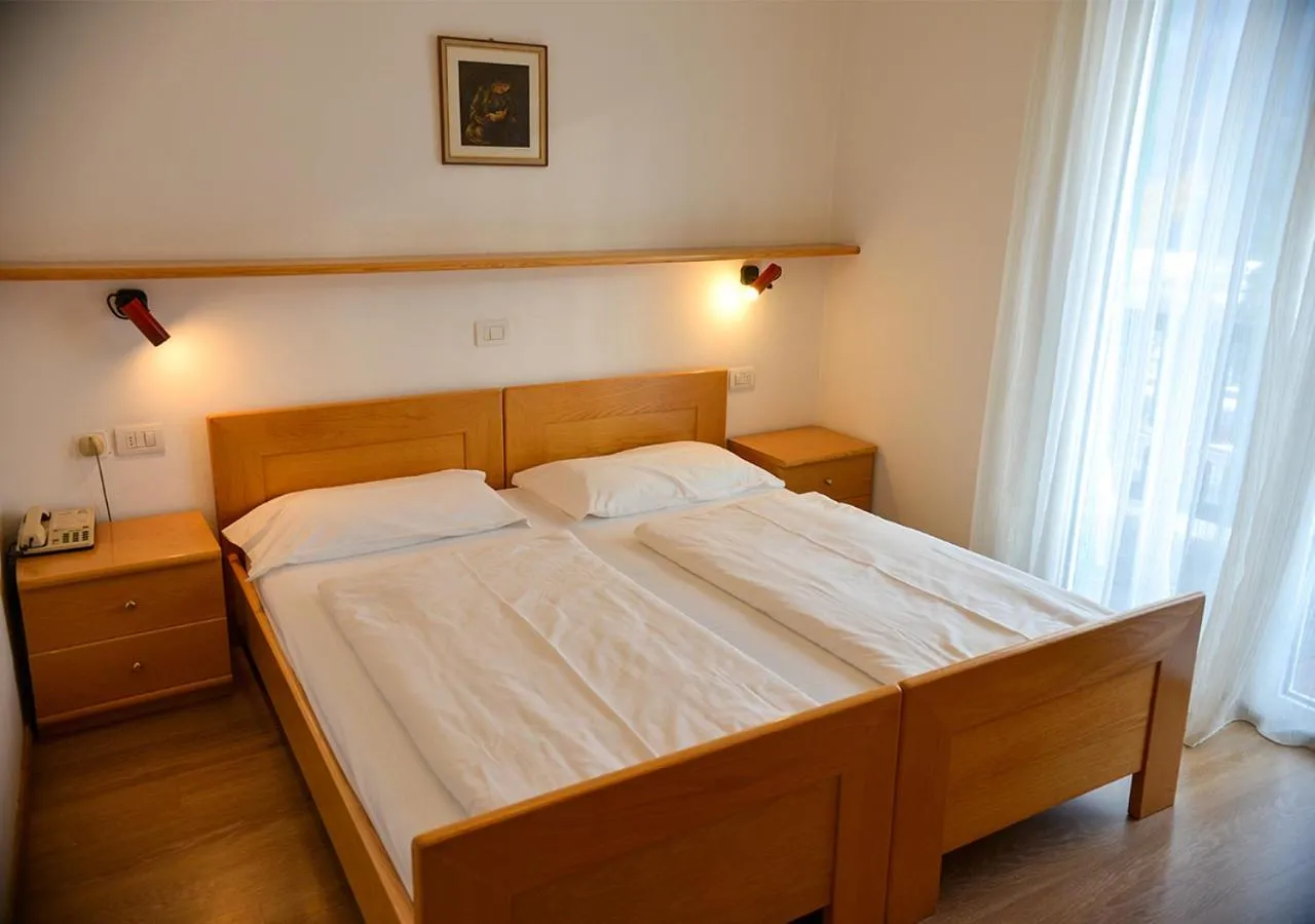 Bed in Hotel Regina Delle Dolomiti