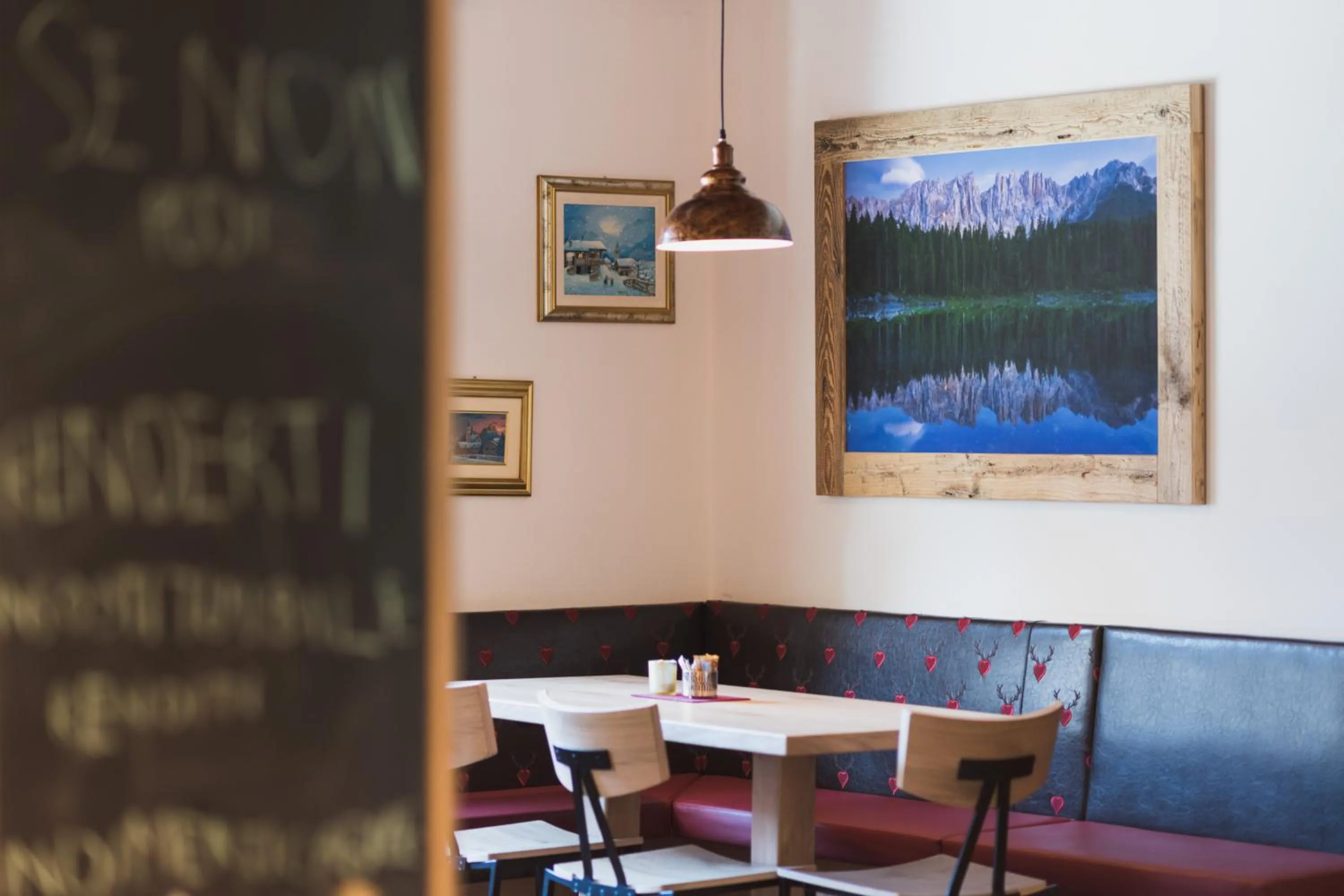 Lounge or bar in Hotel Crepei