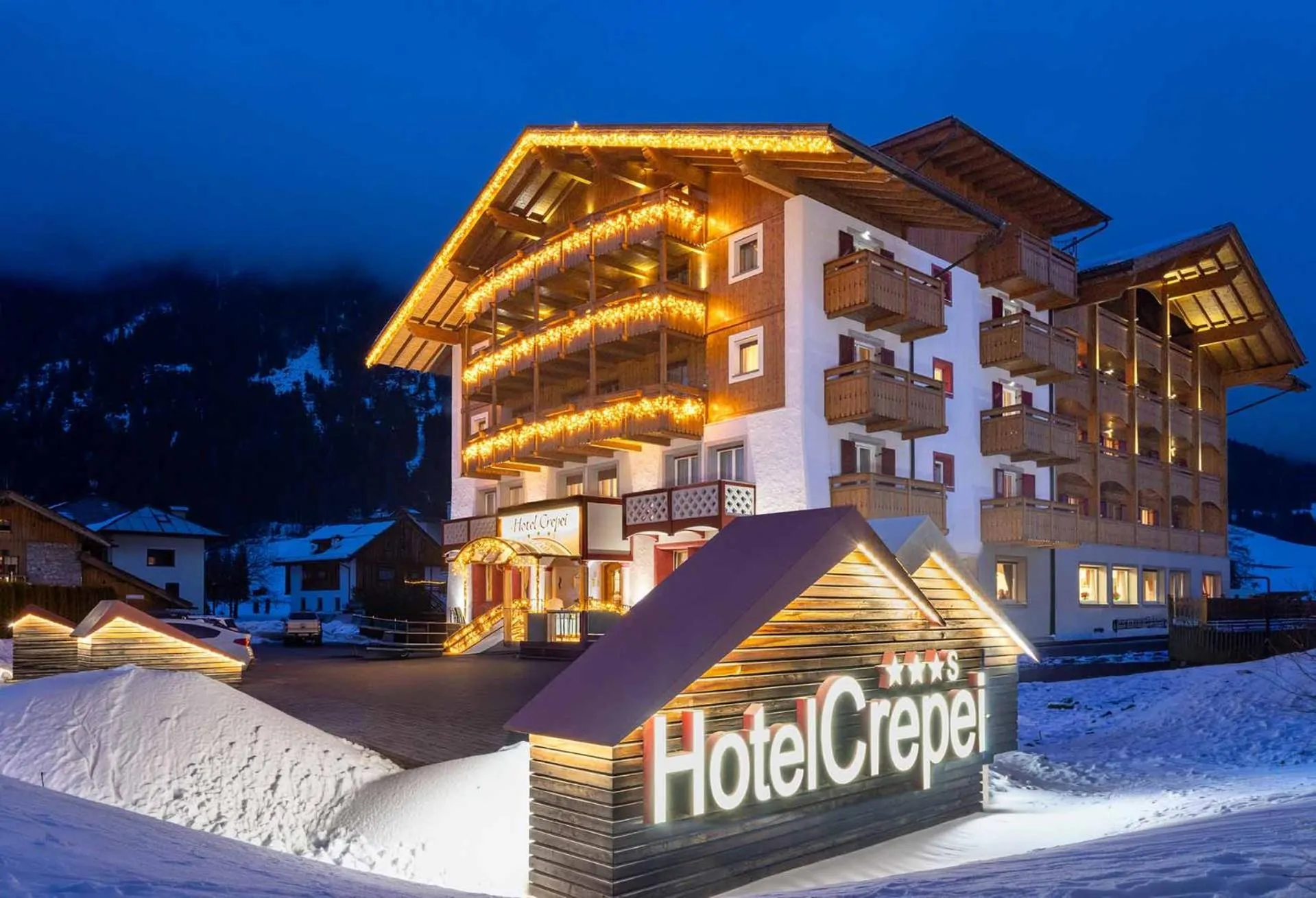 Property building in Hotel Crepei
