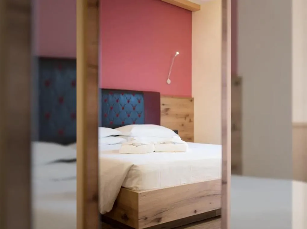 Bedroom, Bed in Hotel Crepei