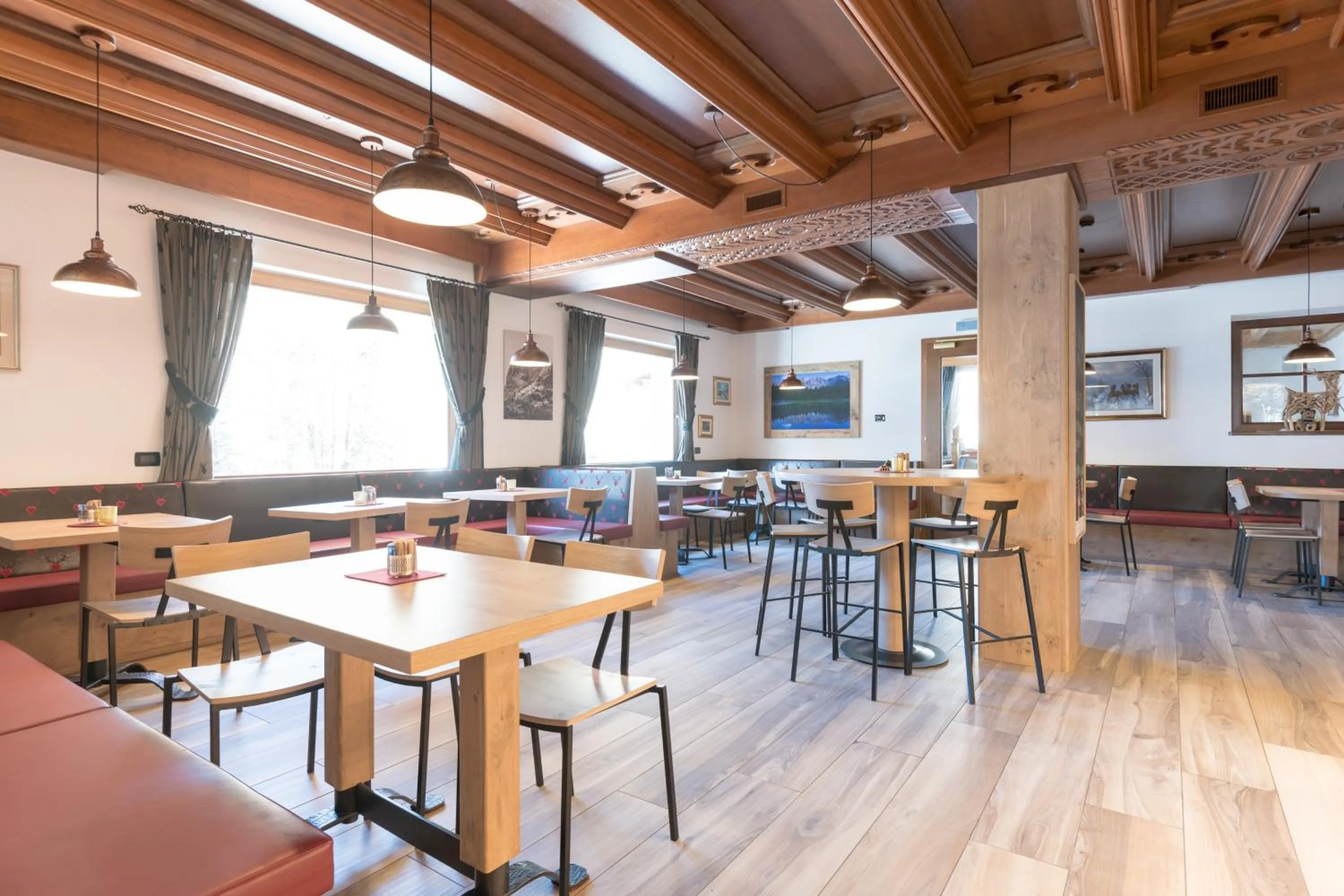 Lounge or bar in Hotel Crepei