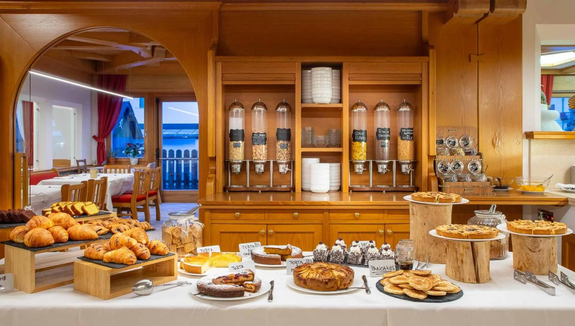 Breakfast in Hotel Crepei