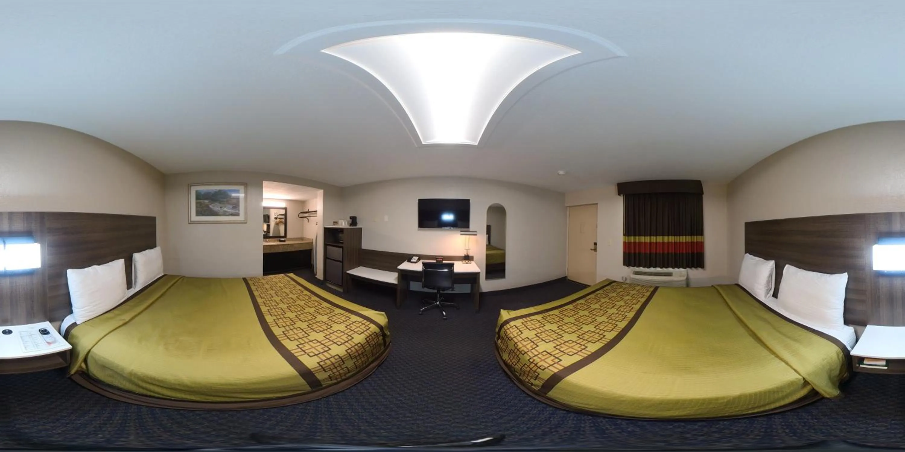 Photo of the whole room, Bed in Guest Inn Rogers