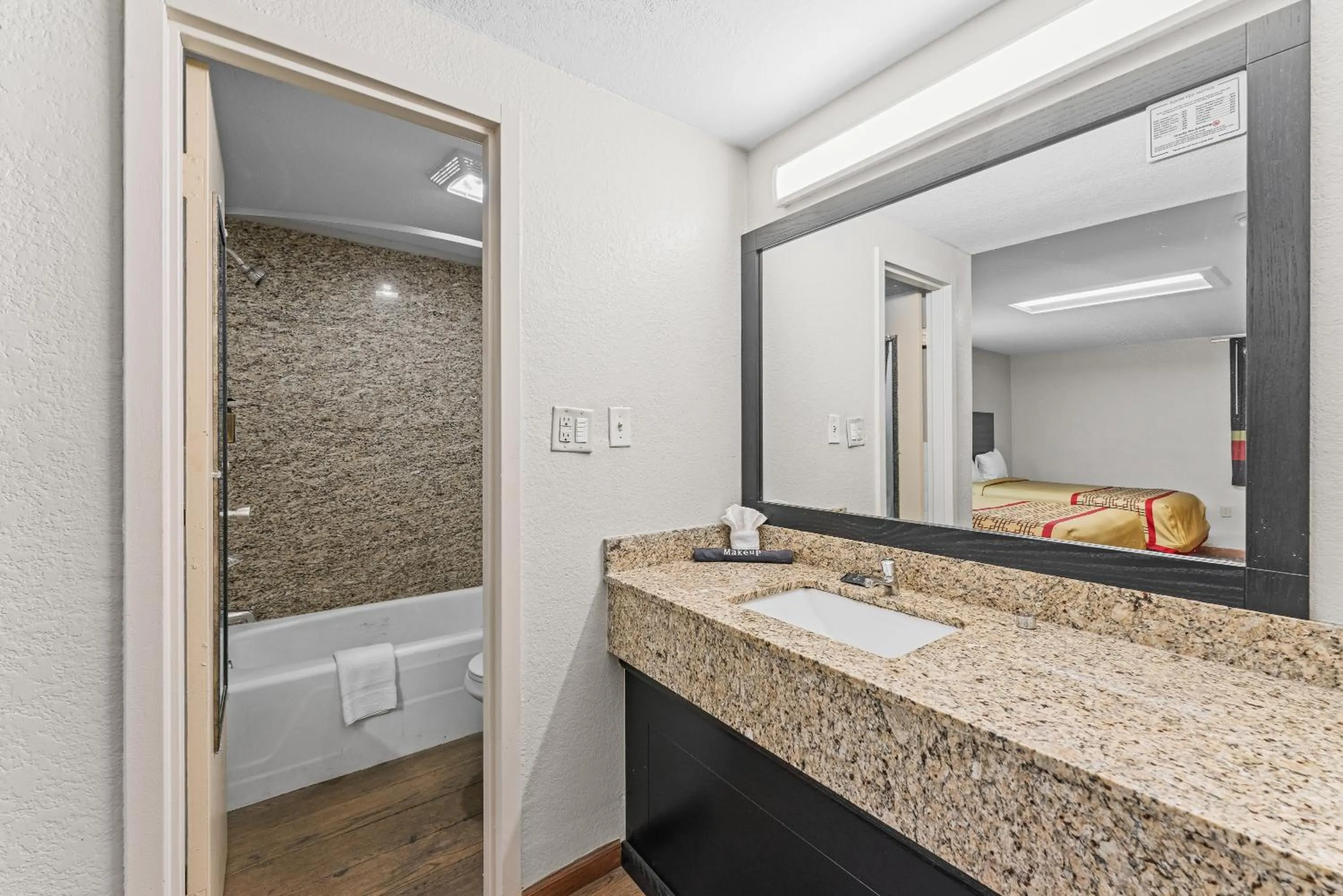 Bathroom in Guest Inn Rogers