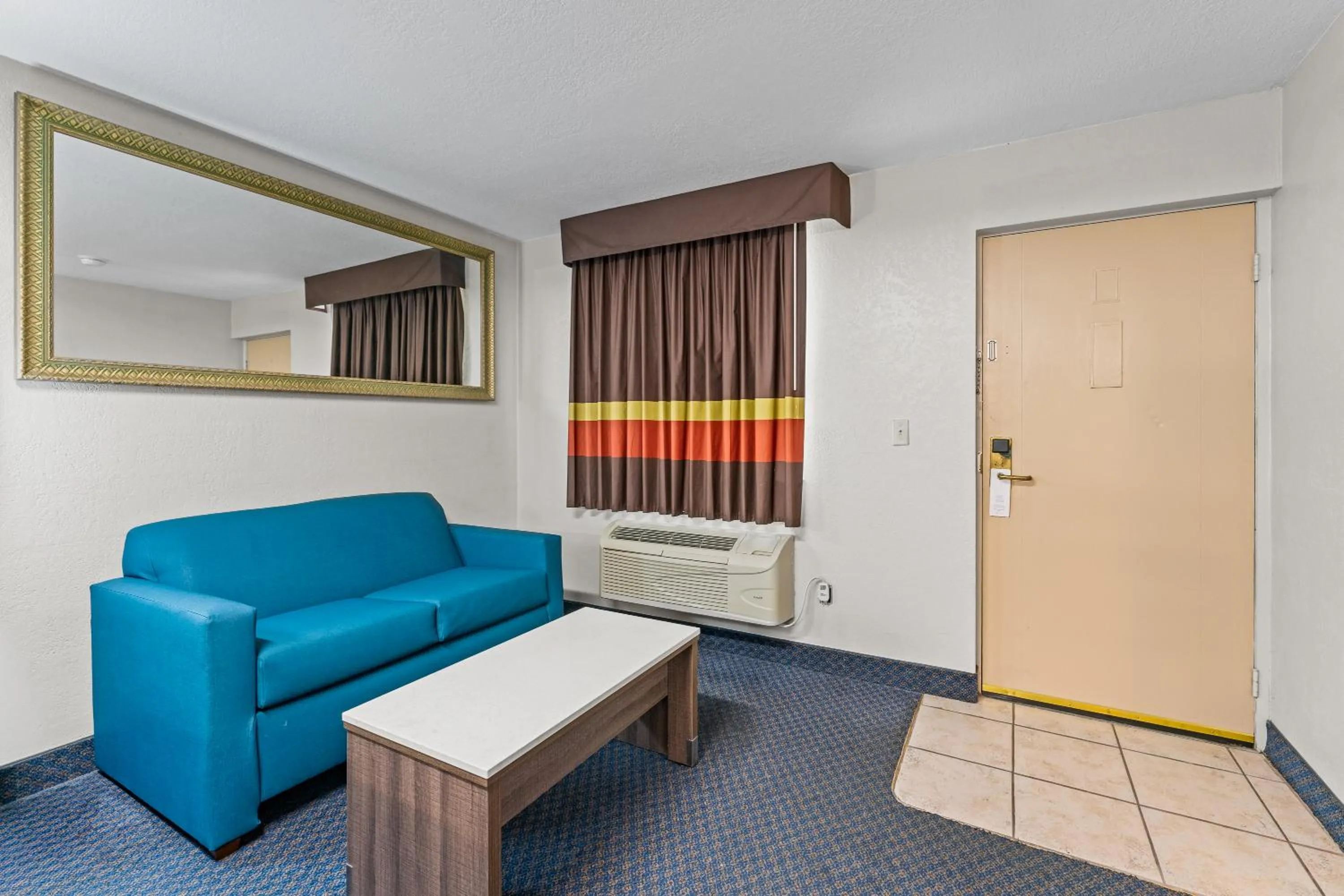 Bedroom in Guest Inn Rogers