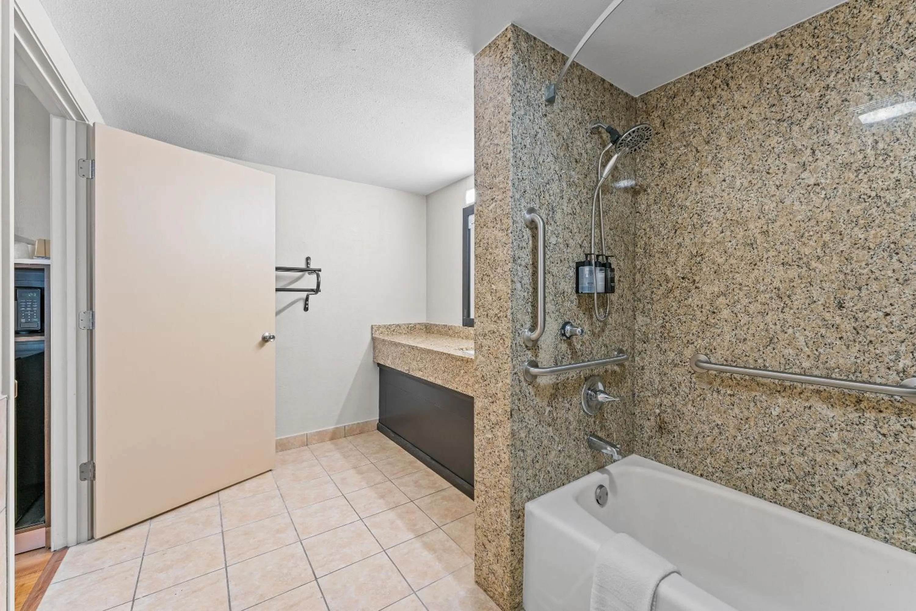 Bathroom in Guest Inn Rogers