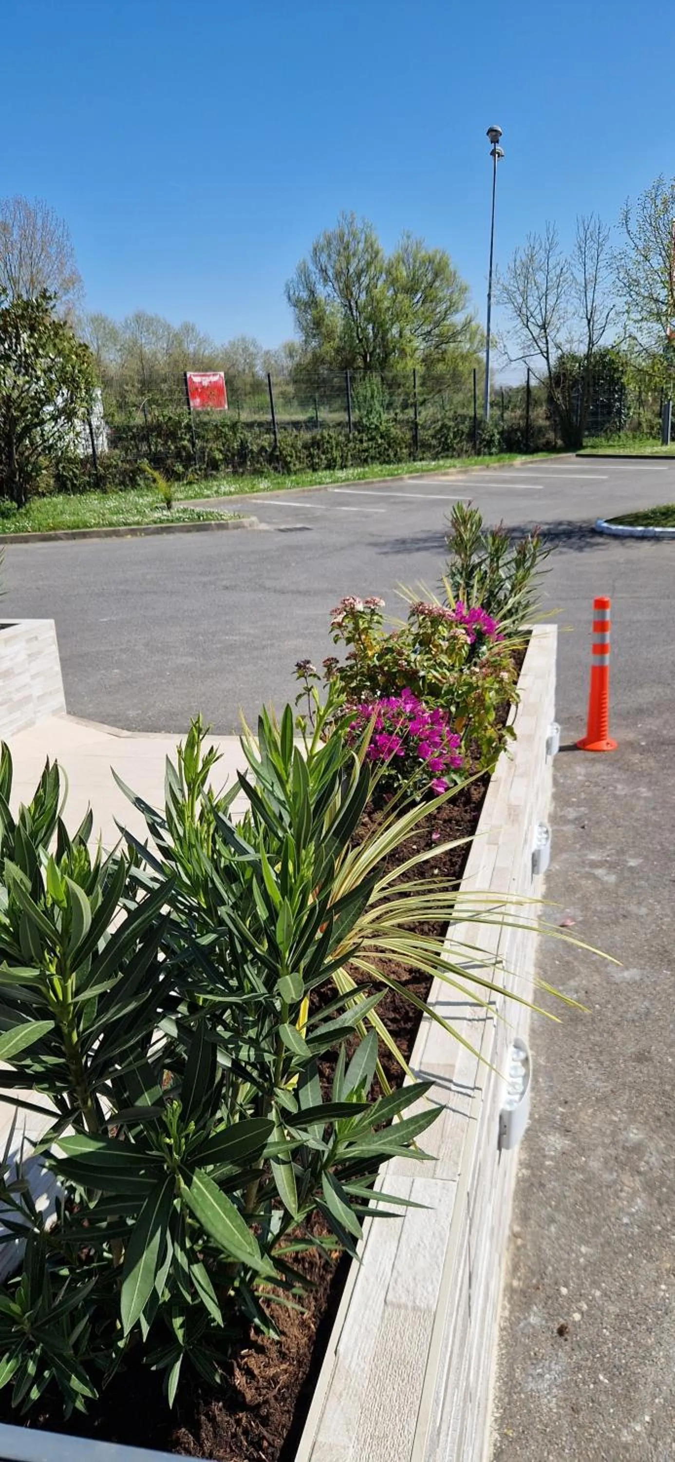 Fasthotel Roissy - Saint-Witz