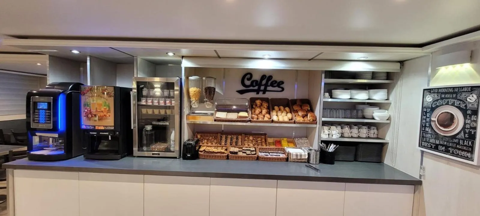 Breakfast in Fasthotel Roissy - Saint-Witz