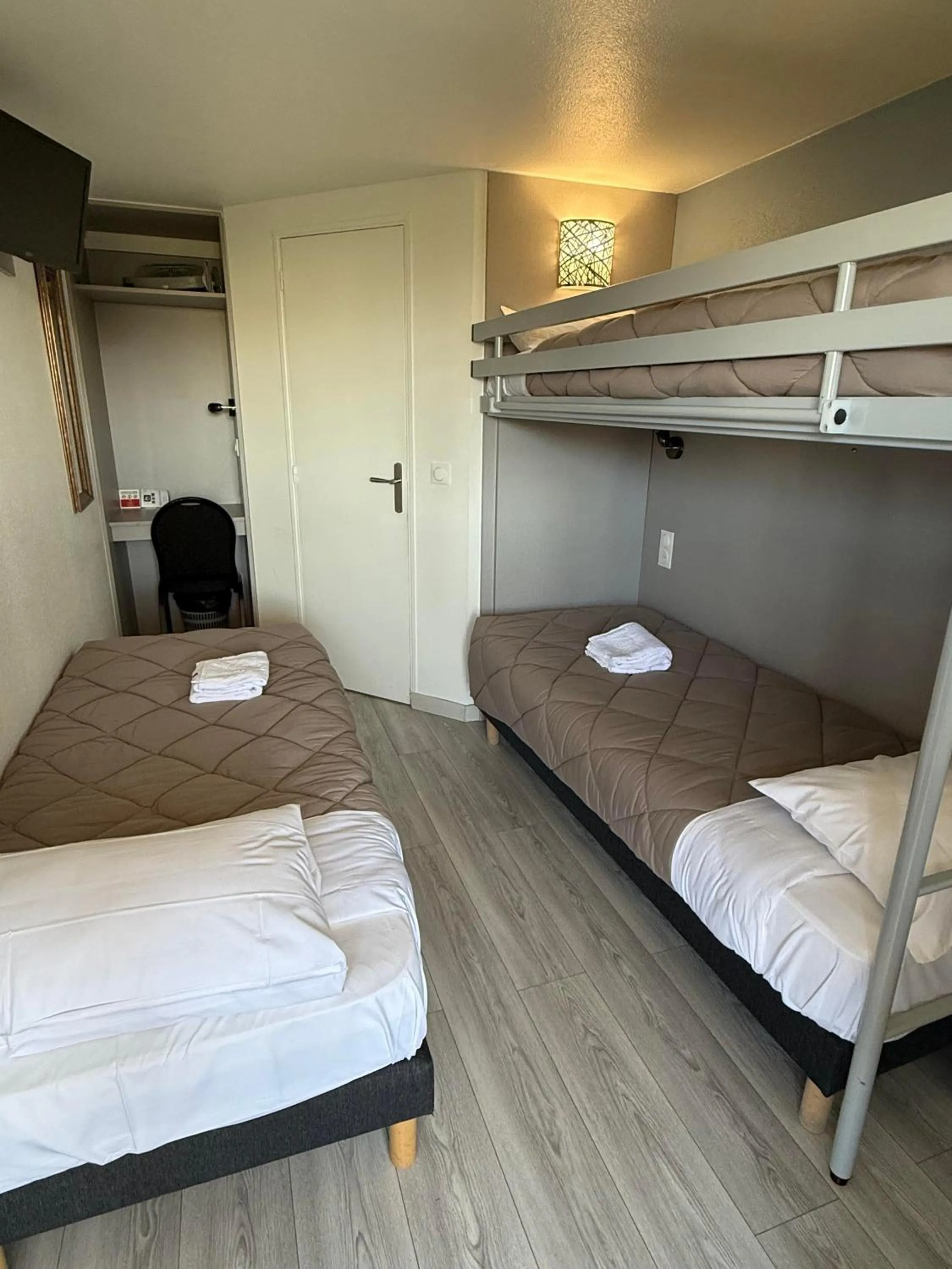 Bedroom, Bed in Fasthotel Roissy - Saint-Witz